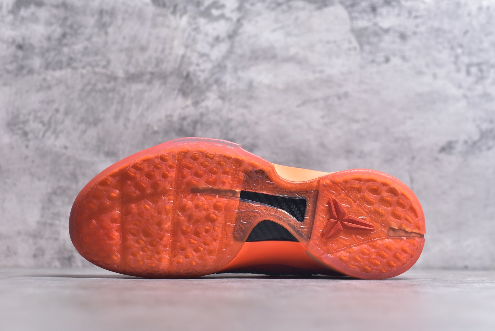 图片[6]-#NK Zoom Kobe 6 Protro 科比六代 暴力橙 IH1871-800 完美复刻公司货 前掌超大Zoom Turbo气垫 后掌EVA缓震 真正的原汁原味 还原ZP脚感 全身鞋材卡料色独家定制 唯一正确喷漆工艺Swoosh 正确凹凸蛇鳞工艺 正确鞋面渐变效果 内全置真动飞态线 独立原厂模具 最大尺码达到48.5码 首批不拼图大几率过验 亲测已过 支持各种高强度实战 无需担心 上脚价 补货周期极长 脚宽建议买大半码 科比系列前掌偏窄 不影响二次销售 支持七天无理由退换 尺码：40 40.5 41 42 42.5 43 44 44.5 45 45.5 46 47.5 48.5-选品中心