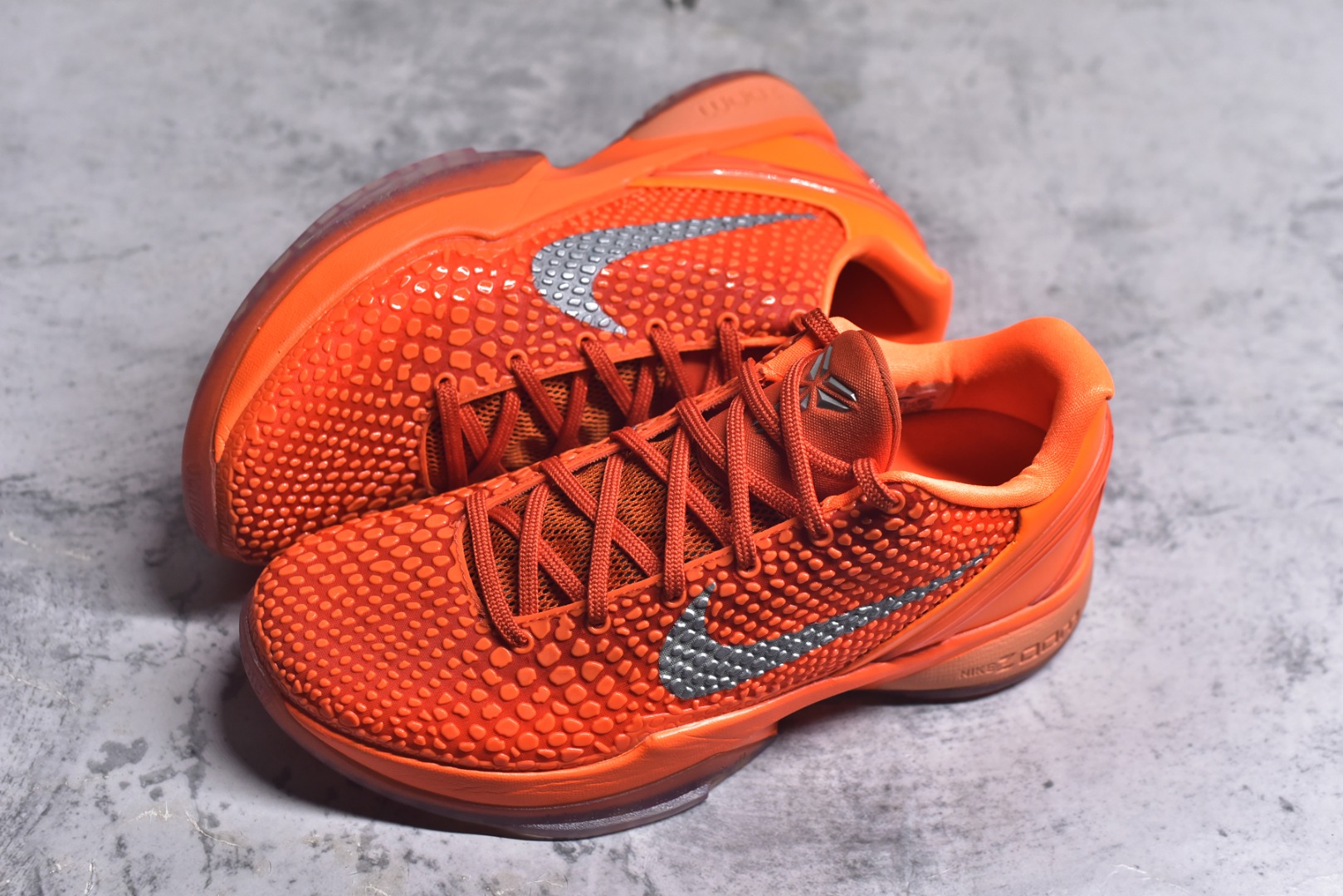 图片[7]-#NK Zoom Kobe 6 Protro 科比六代 暴力橙 IH1871-800 完美复刻公司货 前掌超大Zoom Turbo气垫 后掌EVA缓震 真正的原汁原味 还原ZP脚感 全身鞋材卡料色独家定制 唯一正确喷漆工艺Swoosh 正确凹凸蛇鳞工艺 正确鞋面渐变效果 内全置真动飞态线 独立原厂模具 最大尺码达到48.5码 首批不拼图大几率过验 亲测已过 支持各种高强度实战 无需担心 上脚价 补货周期极长 脚宽建议买大半码 科比系列前掌偏窄 不影响二次销售 支持七天无理由退换 尺码：40 40.5 41 42 42.5 43 44 44.5 45 45.5 46 47.5 48.5-选品中心