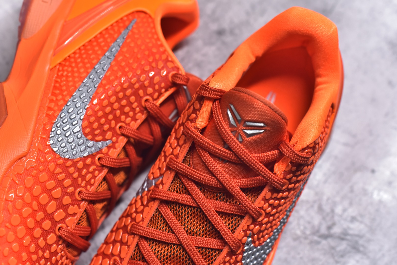 图片[9]-#NK Zoom Kobe 6 Protro 科比六代 暴力橙 IH1871-800 完美复刻公司货 前掌超大Zoom Turbo气垫 后掌EVA缓震 真正的原汁原味 还原ZP脚感 全身鞋材卡料色独家定制 唯一正确喷漆工艺Swoosh 正确凹凸蛇鳞工艺 正确鞋面渐变效果 内全置真动飞态线 独立原厂模具 最大尺码达到48.5码 首批不拼图大几率过验 亲测已过 支持各种高强度实战 无需担心 上脚价 补货周期极长 脚宽建议买大半码 科比系列前掌偏窄 不影响二次销售 支持七天无理由退换 尺码：40 40.5 41 42 42.5 43 44 44.5 45 45.5 46 47.5 48.5-选品中心