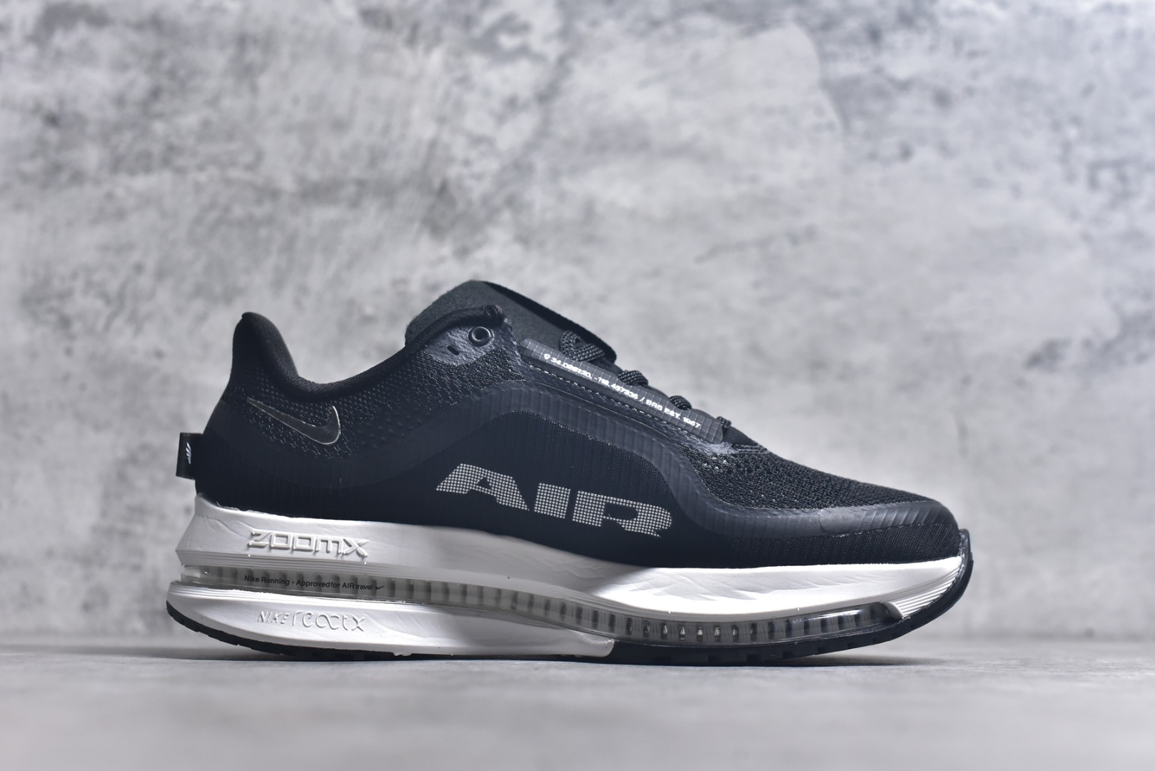 图片[3]-#2025年跑鞋王者降临 耐克推出的顶级飞马 Nike Pegasus Premium 全掌气垫 纤维气柱网面跑步鞋 中底三明治结构，ZoomX+ZoomMax+reactx,三重回弹科技加倍软，软弹，脚感爆炸。 货号：HQ2592 100 尺码：36 36.5 37.5 38 38.5 39 40 40.5 41 42 42.5 43 44 44.5 45-选品中心