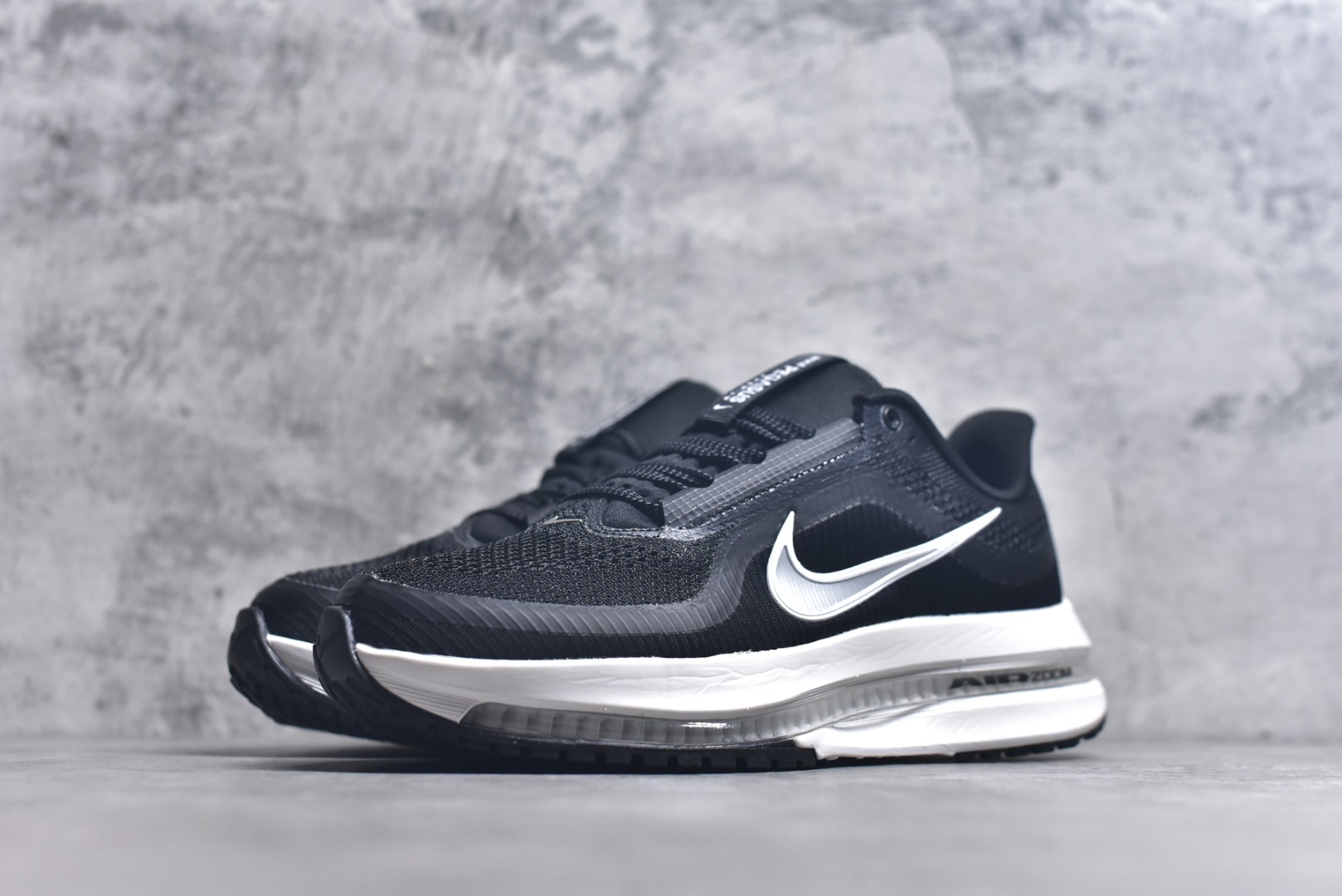 图片[2]-#2025年跑鞋王者降临 耐克推出的顶级飞马 Nike Pegasus Premium 全掌气垫 纤维气柱网面跑步鞋 中底三明治结构，ZoomX+ZoomMax+reactx,三重回弹科技加倍软，软弹，脚感爆炸。 货号：HQ2592 100 尺码：36 36.5 37.5 38 38.5 39 40 40.5 41 42 42.5 43 44 44.5 45-选品中心