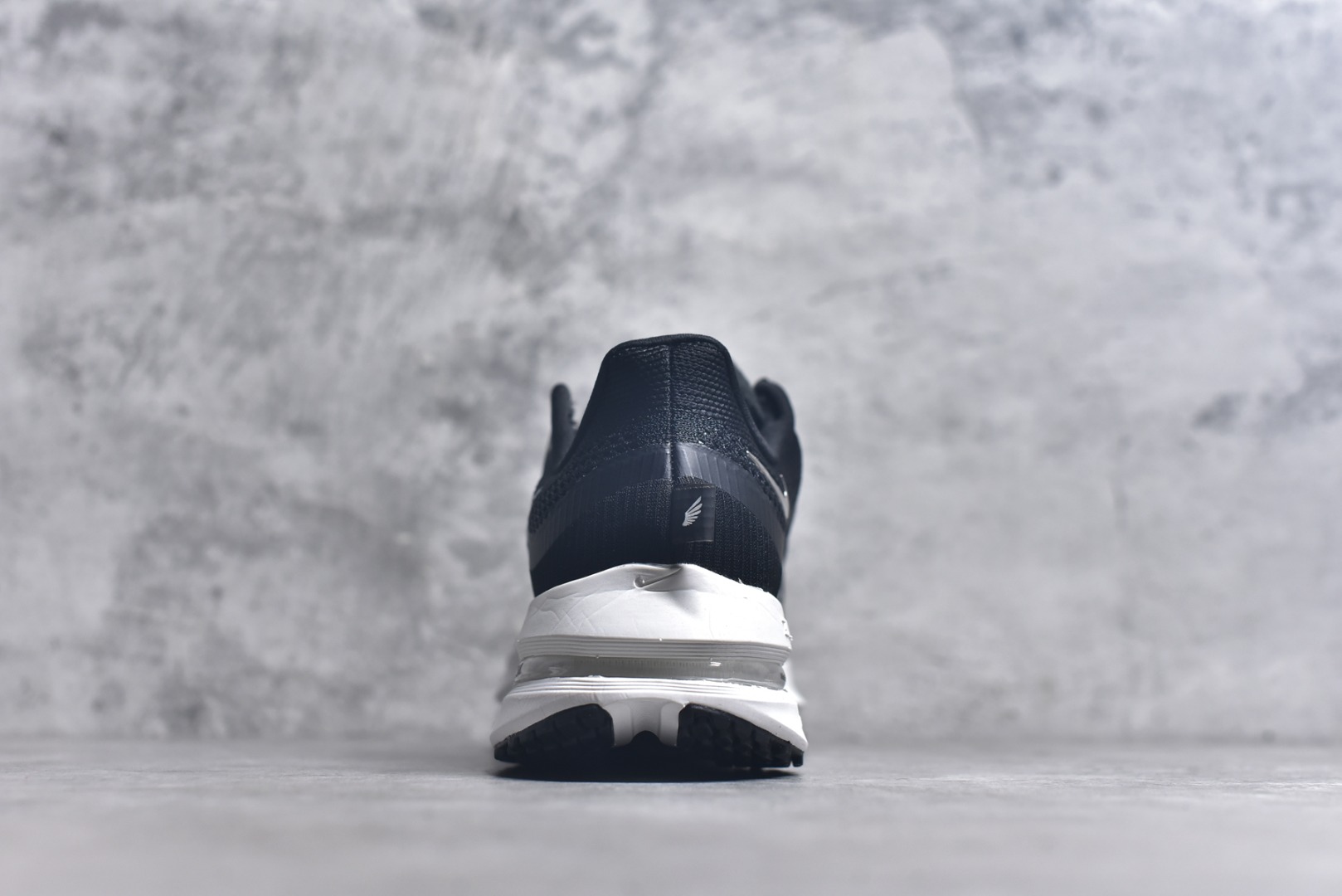 图片[5]-#2025年跑鞋王者降临 耐克推出的顶级飞马 Nike Pegasus Premium 全掌气垫 纤维气柱网面跑步鞋 中底三明治结构，ZoomX+ZoomMax+reactx,三重回弹科技加倍软，软弹，脚感爆炸。 货号：HQ2592 100 尺码：36 36.5 37.5 38 38.5 39 40 40.5 41 42 42.5 43 44 44.5 45-选品中心