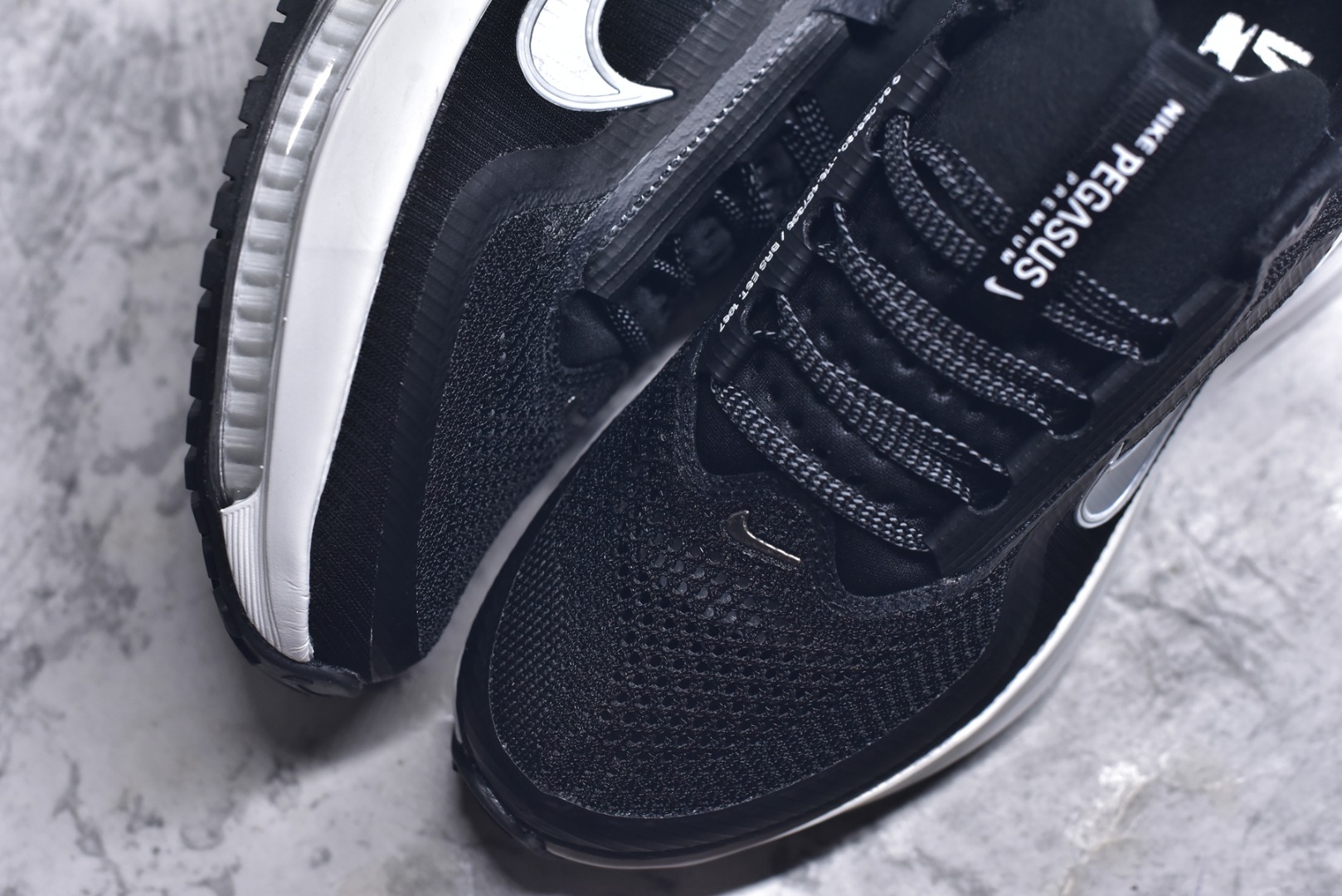 图片[8]-#2025年跑鞋王者降临 耐克推出的顶级飞马 Nike Pegasus Premium 全掌气垫 纤维气柱网面跑步鞋 中底三明治结构，ZoomX+ZoomMax+reactx,三重回弹科技加倍软，软弹，脚感爆炸。 货号：HQ2592 100 尺码：36 36.5 37.5 38 38.5 39 40 40.5 41 42 42.5 43 44 44.5 45-选品中心