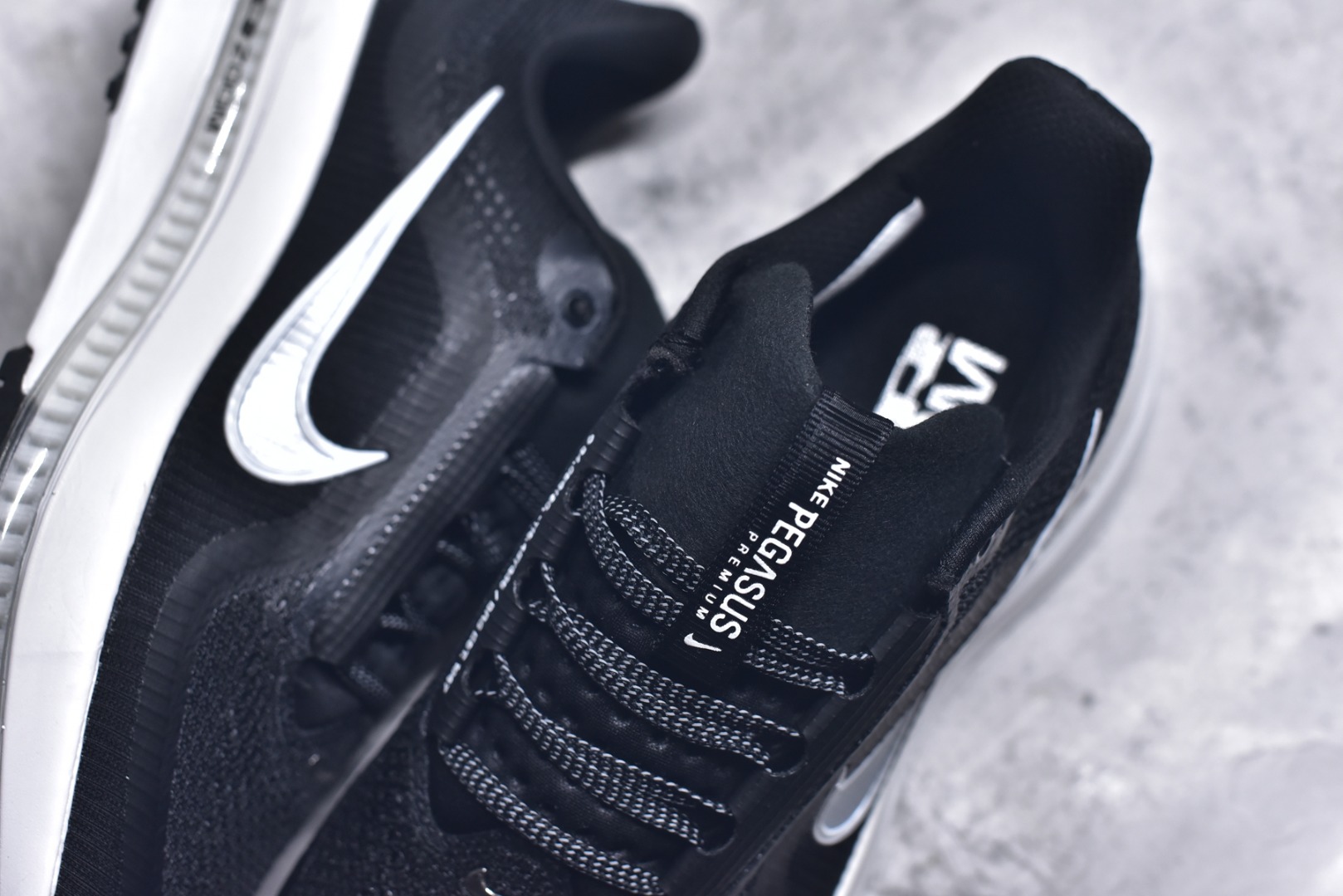 图片[9]-#2025年跑鞋王者降临 耐克推出的顶级飞马 Nike Pegasus Premium 全掌气垫 纤维气柱网面跑步鞋 中底三明治结构，ZoomX+ZoomMax+reactx,三重回弹科技加倍软，软弹，脚感爆炸。 货号：HQ2592 100 尺码：36 36.5 37.5 38 38.5 39 40 40.5 41 42 42.5 43 44 44.5 45-选品中心
