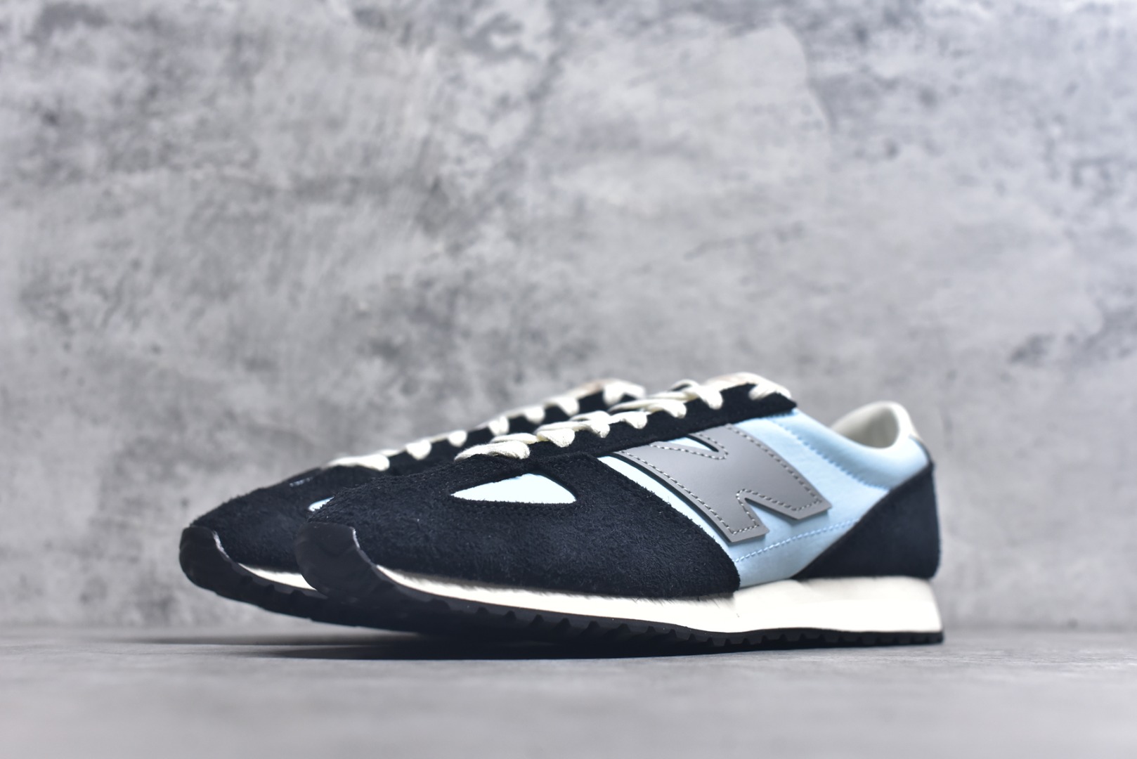 图片[2]-#New Balance NB471 经典复古时髦 休闲跑步鞋 完美平衡了复古腔调与现代舒适 这双承载着时空对话的跑鞋 正在用毫米级的细节革新 书写复古运动鞋的新纪元 当别人在追逐5cm气垫时 New Balance用471系列证明 真正的潮流 从来不是盲目堆砌 而是让每个时代的美好都能被重新看见货号：U471AB尺码：36 37 37.5 38 38.5 39.5 40 40.5 41.5 42 42.5 43 44 44.5 45-选品中心