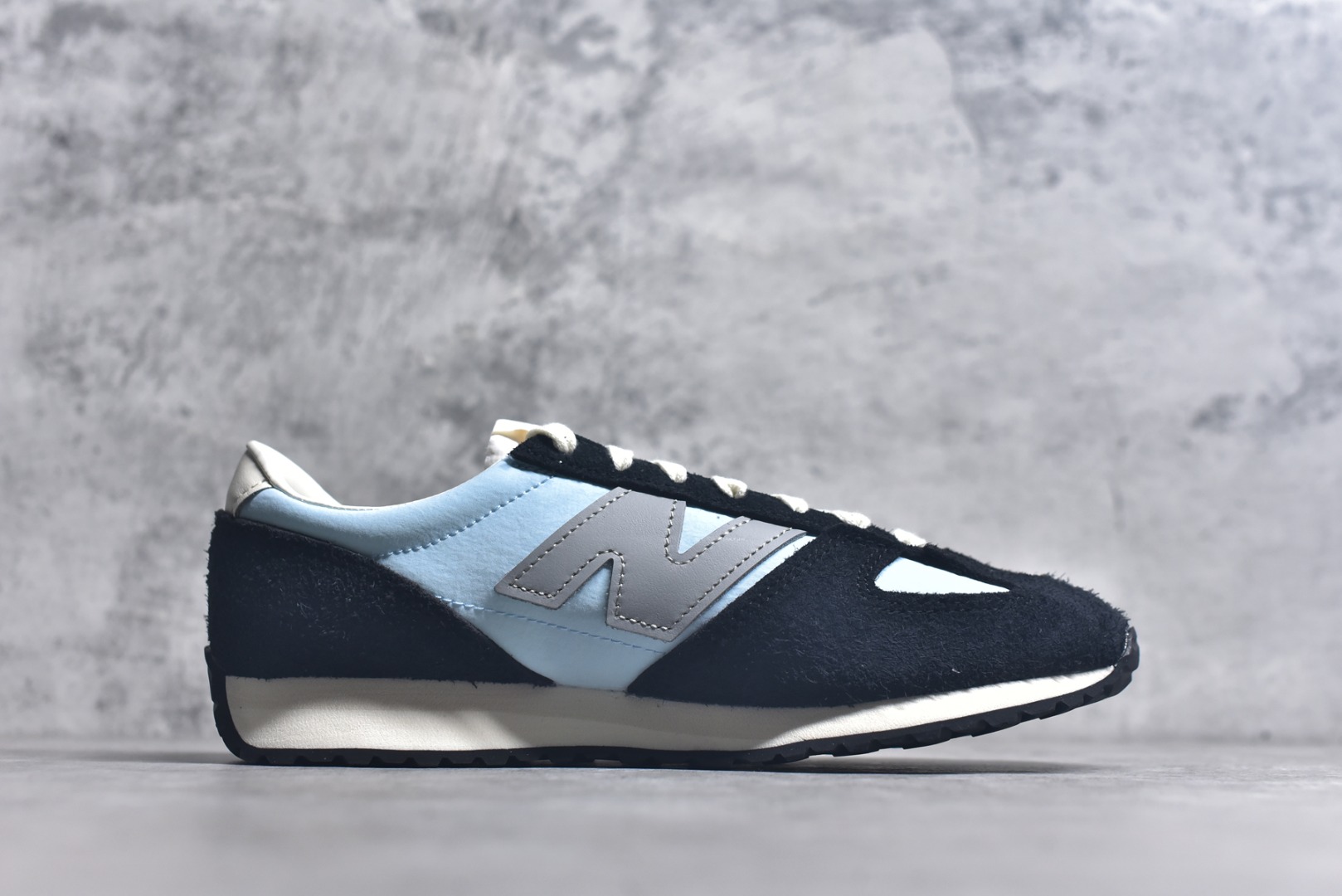 图片[3]-#New Balance NB471 经典复古时髦 休闲跑步鞋 完美平衡了复古腔调与现代舒适 这双承载着时空对话的跑鞋 正在用毫米级的细节革新 书写复古运动鞋的新纪元 当别人在追逐5cm气垫时 New Balance用471系列证明 真正的潮流 从来不是盲目堆砌 而是让每个时代的美好都能被重新看见货号：U471AB尺码：36 37 37.5 38 38.5 39.5 40 40.5 41.5 42 42.5 43 44 44.5 45-选品中心
