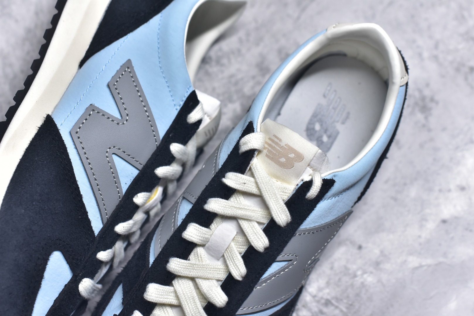 图片[9]-#New Balance NB471 经典复古时髦 休闲跑步鞋 完美平衡了复古腔调与现代舒适 这双承载着时空对话的跑鞋 正在用毫米级的细节革新 书写复古运动鞋的新纪元 当别人在追逐5cm气垫时 New Balance用471系列证明 真正的潮流 从来不是盲目堆砌 而是让每个时代的美好都能被重新看见货号：U471AB尺码：36 37 37.5 38 38.5 39.5 40 40.5 41.5 42 42.5 43 44 44.5 45-选品中心