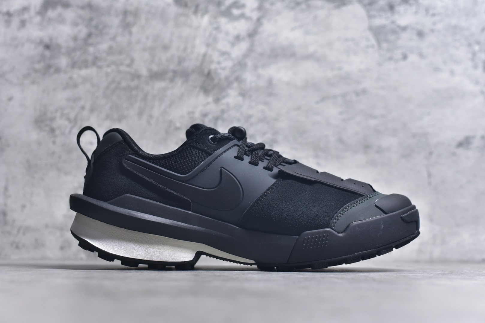 图片[3]-#Sacai x NK Zegamadome SP 联名款舒适防滑耐磨低帮生活休闲鞋 HQ8618-001 整双鞋采用了 Zoom X 缓震科技和 Vibram 外底 在保证舒适度的同时又兼顾了耐用性 并且提供了出色的抓地力 鞋面则是全新 ZoomX Zegama 科技 将网眼和绒面革材质融合而成的全新科技面料 兼顾透气性与耐用性 尺码：36 36.5 37.5 38 38.5 39 40 40.5 41 42 42.5 43 44 44.5 45 46-选品中心