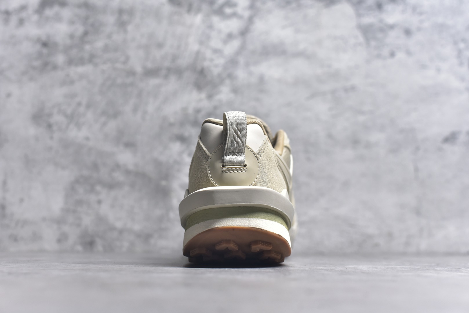 图片[5]-#Sacai x NK Zegamadome SP 联名款舒适防滑耐磨低帮生活休闲鞋 HQ8618-100 整双鞋采用了 Zoom X 缓震科技和 Vibram 外底 在保证舒适度的同时又兼顾了耐用性 并且提供了出色的抓地力 鞋面则是全新 ZoomX Zegama 科技 将网眼和绒面革材质融合而成的全新科技面料 兼顾透气性与耐用性 尺码：36 36.5 37.5 38 38.5 39 40 40.5 41 42 42.5 43 44 44.5 45 46-选品中心