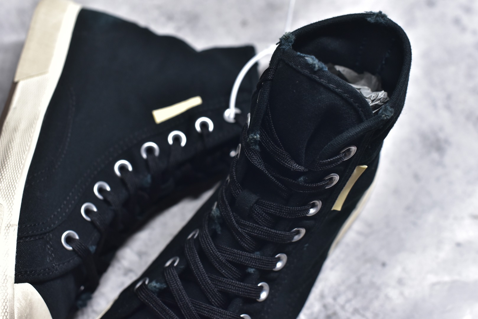 图片[9]-#帆布鞋黑白高 货号 1090 BALENCIAGA巴黎世家 PARIS磨损做旧效果休闲低帮帆布鞋 低帮 绑带鞋面背面浮印尺码鞋头边缘印有BALENCIAGA品牌标识大盒从里到外一切百分百还原官方配置 顶级专供碾压一切版本尺码：35 36 37 38 39 40 41 42 43 44 45-选品中心