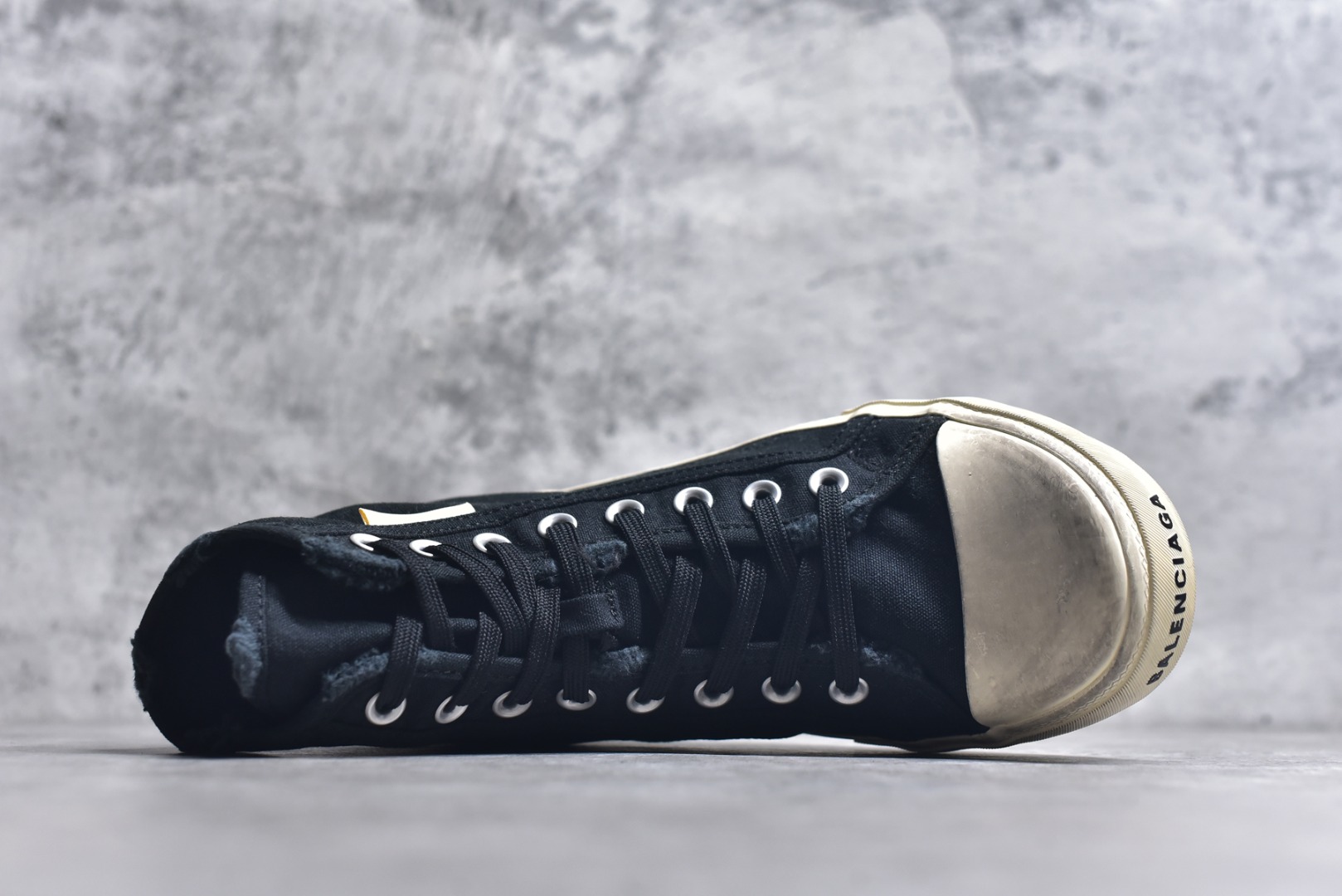 图片[4]-#帆布鞋黑白高 货号 1090 BALENCIAGA巴黎世家 PARIS磨损做旧效果休闲低帮帆布鞋 低帮 绑带鞋面背面浮印尺码鞋头边缘印有BALENCIAGA品牌标识大盒从里到外一切百分百还原官方配置 顶级专供碾压一切版本尺码：35 36 37 38 39 40 41 42 43 44 45-选品中心