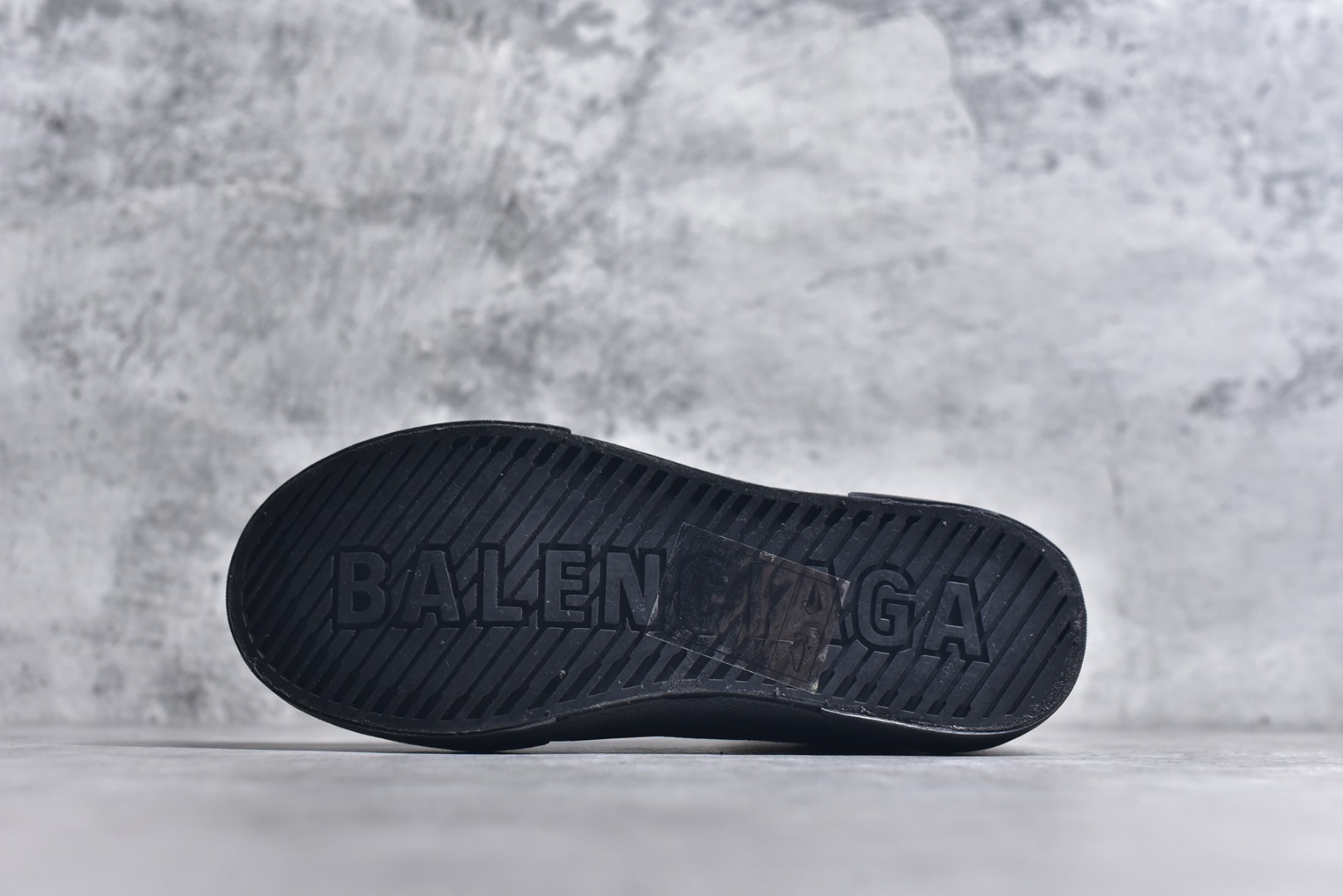 图片[6]-#帆布鞋全黑高 货号 1090 BALENCIAGA巴黎世家 PARIS磨损做旧效果休闲低帮帆布鞋 低帮 绑带鞋面背面浮印尺码鞋头边缘印有BALENCIAGA品牌标识大盒从里到外一切百分百还原官方配置 顶级专供碾压一切版本尺码：35 36 37 38 39 40 41 42 43 44 45-选品中心