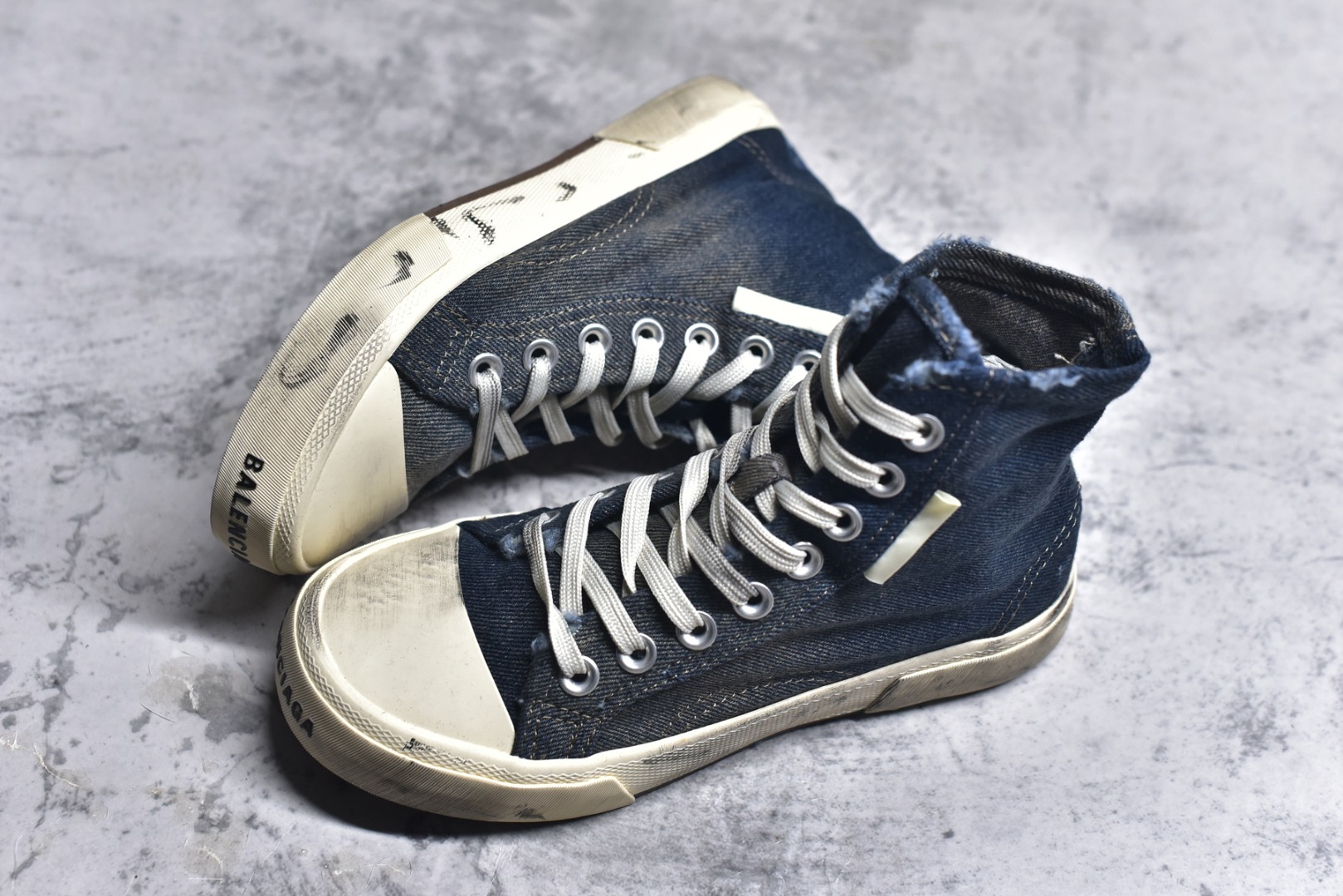 图片[7]-#帆布鞋牛仔高 货号 4090 BALENCIAGA巴黎世家 PARIS磨损做旧效果休闲低帮帆布鞋 低帮 绑带鞋面背面浮印尺码鞋头边缘印有BALENCIAGA品牌标识大盒从里到外一切百分百还原官方配置 顶级专供碾压一切版本尺码：35 36 37 38 39 40 41 42 43 44 45-选品中心