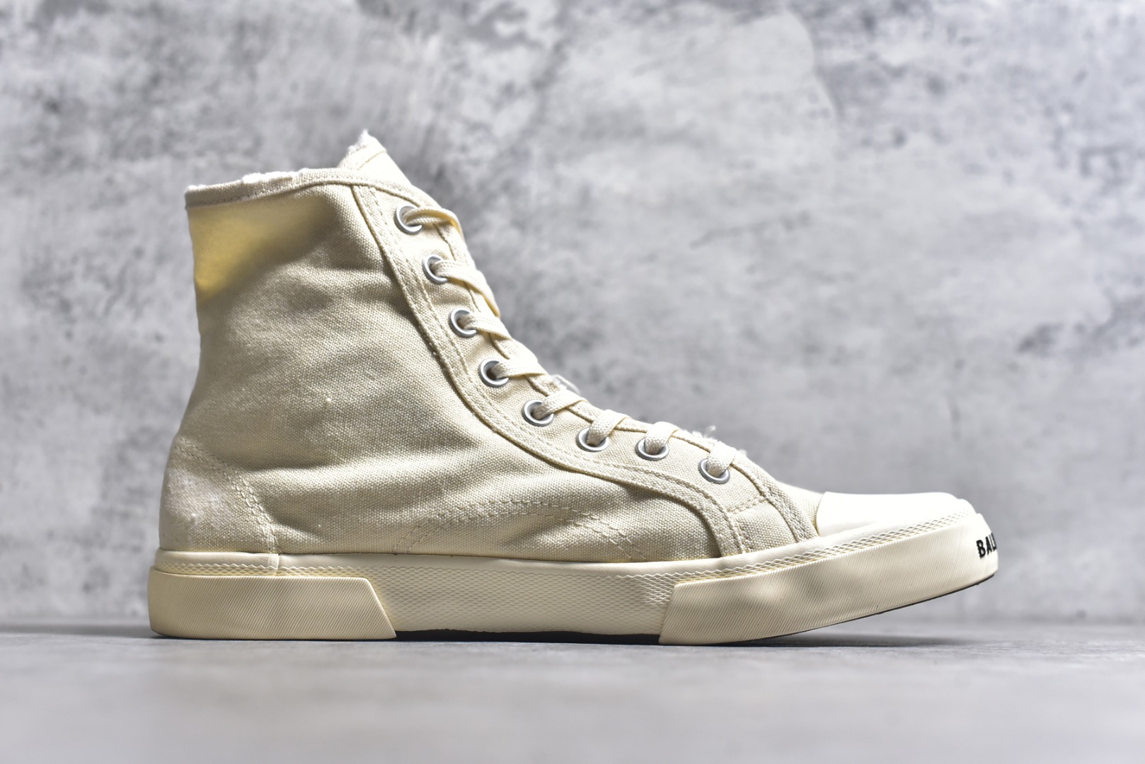 图片[3]-#帆布鞋米高 货号9090 BALENCIAGA巴黎世家 PARIS磨损做旧效果休闲低帮帆布鞋 低帮 绑带鞋面背面浮印尺码鞋头边缘印有BALENCIAGA品牌标识大盒从里到外一切百分百还原官方配置 顶级专供碾压一切版本尺码：35 36 37 38 39 40 41 42 43 44 45-选品中心