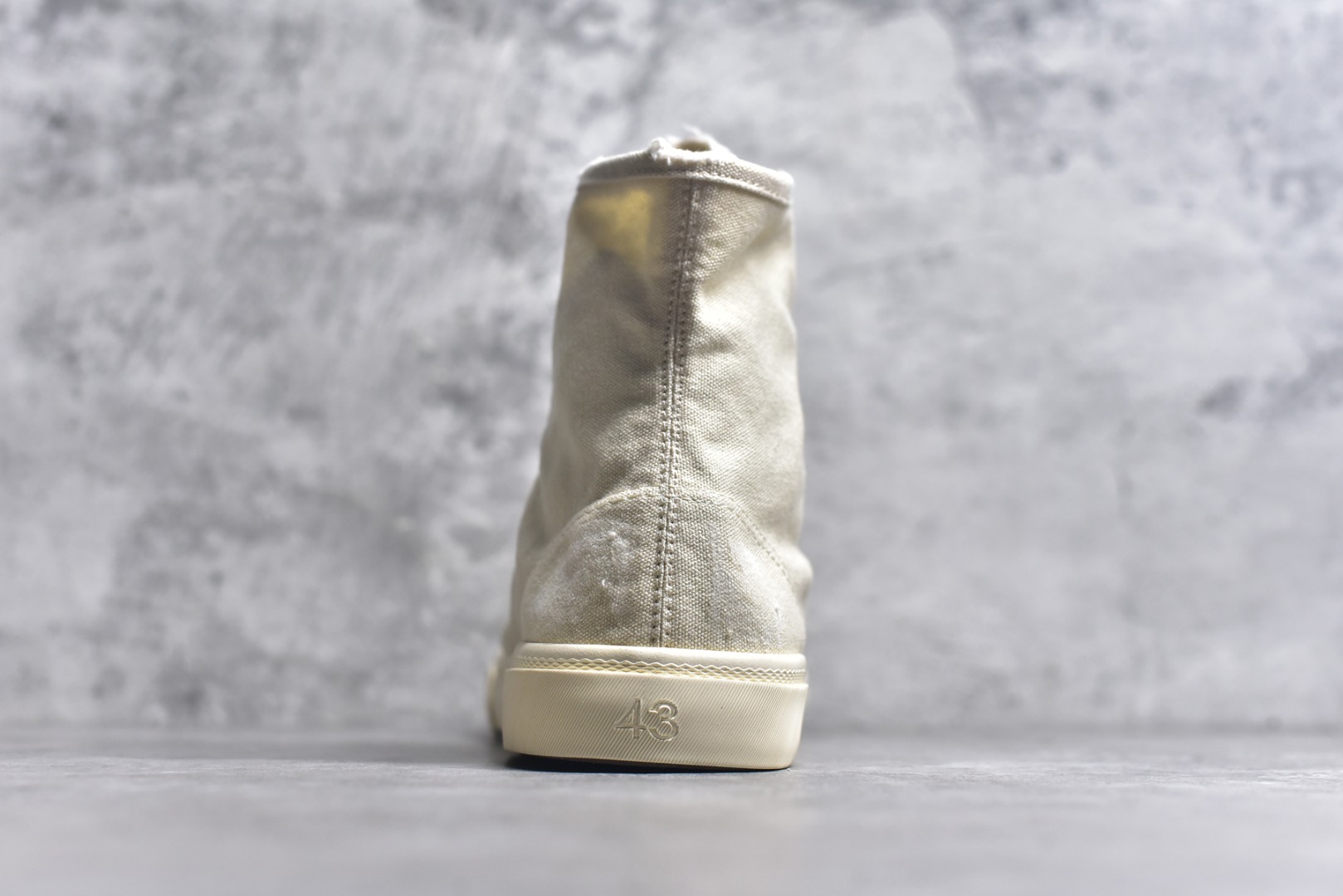 图片[5]-#帆布鞋米高 货号9090 BALENCIAGA巴黎世家 PARIS磨损做旧效果休闲低帮帆布鞋 低帮 绑带鞋面背面浮印尺码鞋头边缘印有BALENCIAGA品牌标识大盒从里到外一切百分百还原官方配置 顶级专供碾压一切版本尺码：35 36 37 38 39 40 41 42 43 44 45-选品中心