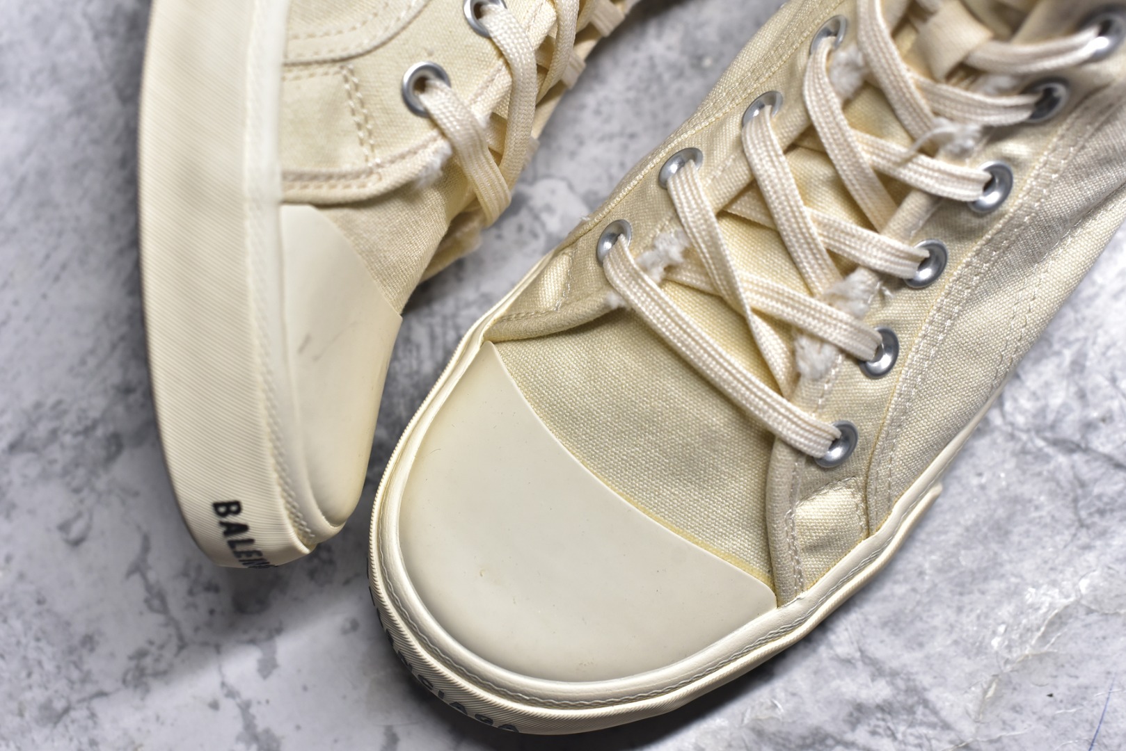 图片[8]-#帆布鞋米高 货号9090 BALENCIAGA巴黎世家 PARIS磨损做旧效果休闲低帮帆布鞋 低帮 绑带鞋面背面浮印尺码鞋头边缘印有BALENCIAGA品牌标识大盒从里到外一切百分百还原官方配置 顶级专供碾压一切版本尺码：35 36 37 38 39 40 41 42 43 44 45-选品中心