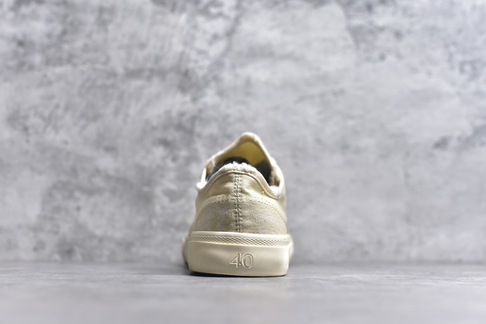 图片[5]-#帆布鞋米低 货号 9091 BALENCIAGA巴黎世家 PARIS磨损做旧效果休闲低帮帆布鞋 低帮 绑带鞋面背面浮印尺码鞋头边缘印有BALENCIAGA品牌标识大盒从里到外一切百分百还原官方配置 顶级专供碾压一切版本尺码：35 36 37 38 39 40 41 42 43 44 45-选品中心
