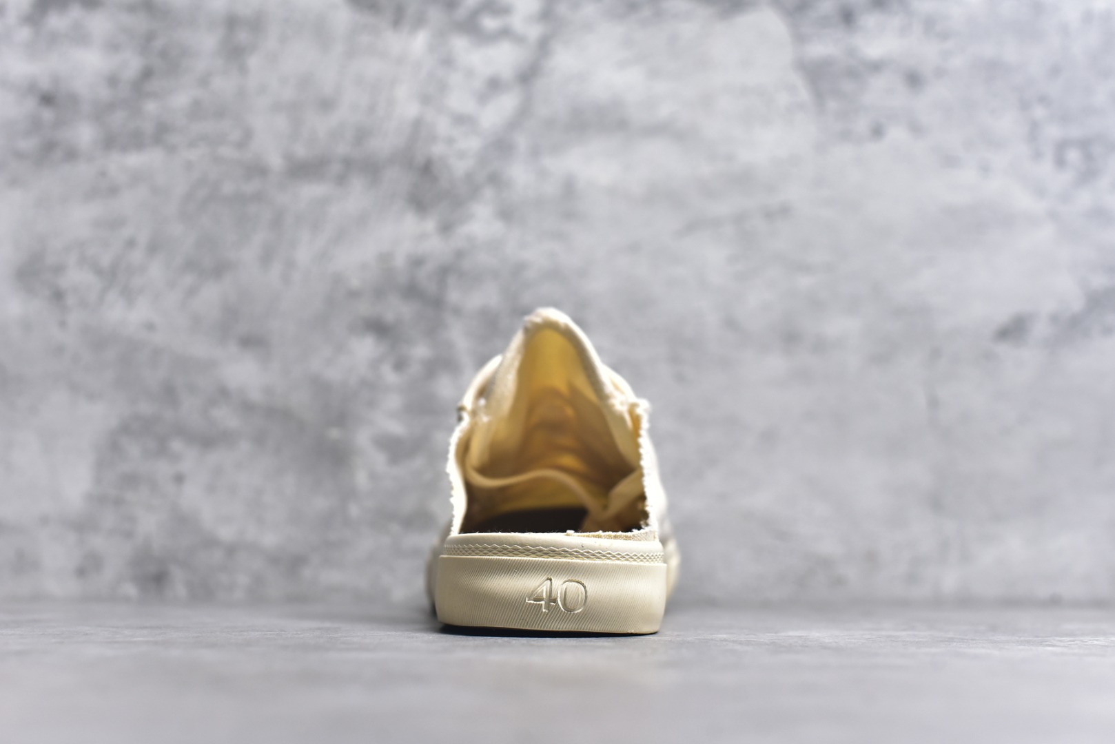 图片[5]-#帆布鞋米半 货号 9092 BALENCIAGA巴黎世家 PARIS磨损做旧效果休闲低帮帆布鞋 低帮 绑带鞋面背面浮印尺码鞋头边缘印有BALENCIAGA品牌标识大盒从里到外一切百分百还原官方配置 顶级专供碾压一切版本尺码：35 36 37 38 39 40 41 42 43 44 45-选品中心