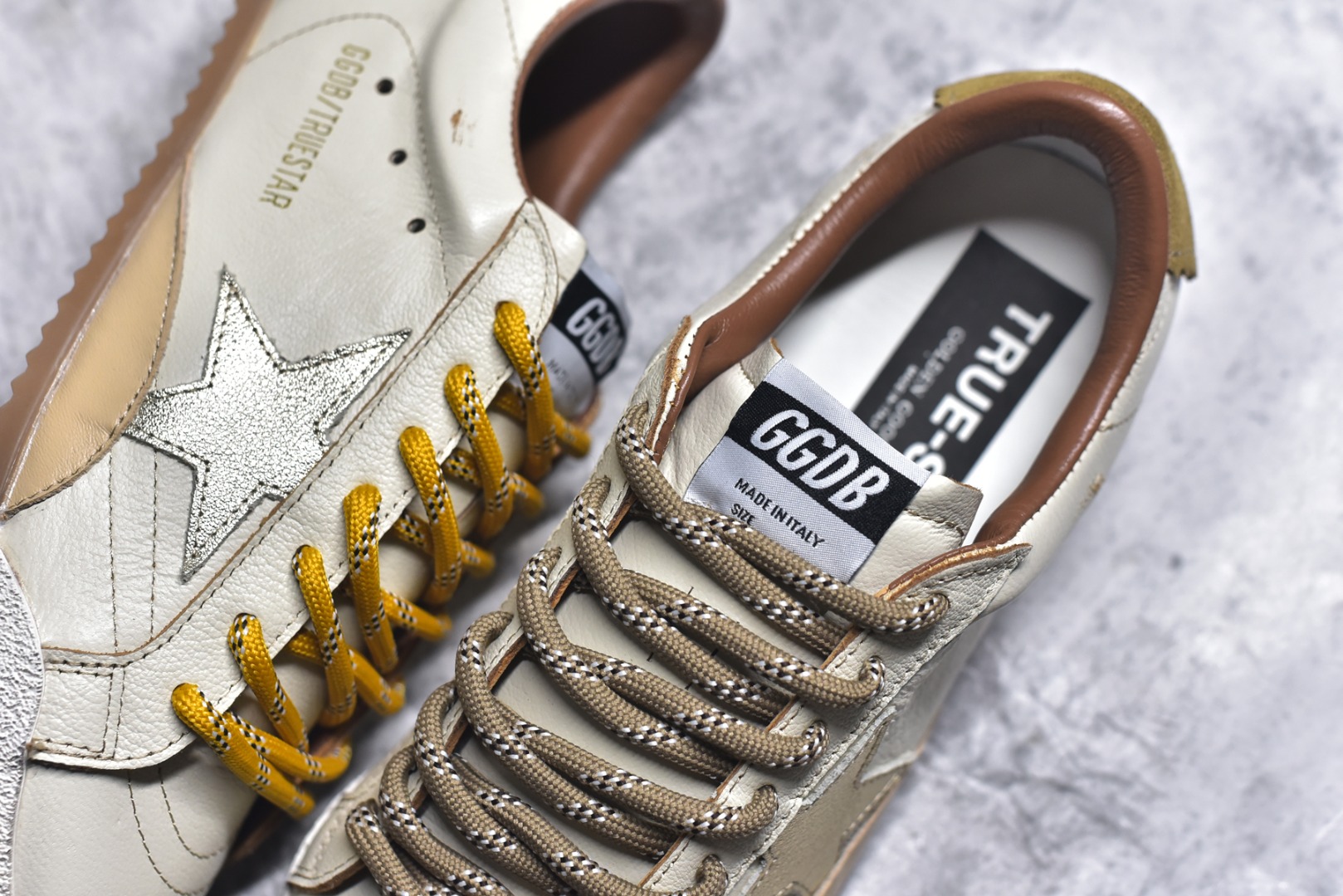 图片[9]-#Golden Goose True Star 25s最新款 易烊千玺 萱美 王一博 朱亚文同款鞋 小红书爆款鞋 采用进口牛皮羊皮内里 舒适感爆满 ✅ Golden Goose True Star「为叛逆而生」的鞋履，其价值不仅在于材质与工艺，更在于对主流审美规则的颠覆。它适合那些追求「非标准化时尚」、愿意为独特性支付溢价的消费者，尤其在潮流易逝的当下，其手工做旧设计反而赋予产品「反潮流」的永恒感。然而，对于务实型消费者而言，高昂的价格、小众的风格以及相对复杂的护理需求（如避免接触尖锐物体）可能使其性价比大打折扣。若将其视为「可穿戴的艺术品」，True Star 无疑是成功的；若以传统鞋履标准衡量，它则更像是一场关于时尚哲学的实验。#记录吧就现在 #goldengoose #易烊千玺 #ggdb #宝藏男孩易烊千玺 #鞋控の日常 #潮流薯 #复古穿搭 尺码 35 36 37 38 39 40 41 42 43 44 45-选品中心
