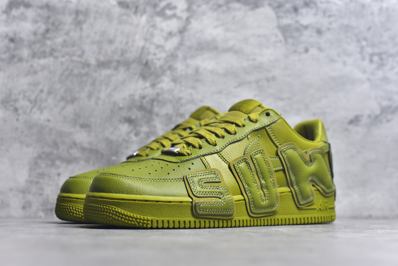 图片[2]-#CPFM x NK Air Force 1 Low 空军一号系列低帮 经典百搭休闲运动板鞋“联名放大补丁字母”近日，A$AP Bari 在其官方社交媒体上预告了 Cactus Plant Flea Market (CPFM) 和 Nike Air Force 1 Low 的全新配色。 #此次全新推出的紫色和苔藓绿配色，保留了原始黑白版本的标志性风格，均采用皮革鞋面、尼龙鞋舌、带有反光底衬的「AIR SUNSHINE」及同色 AF1 橡胶鞋底。 货号：FQ7069-300 尺码：36 36.5 37.5 38 38.5 39 40 40.5 41 42 42.5 43 44 44.5 45 46 47.5-选品中心