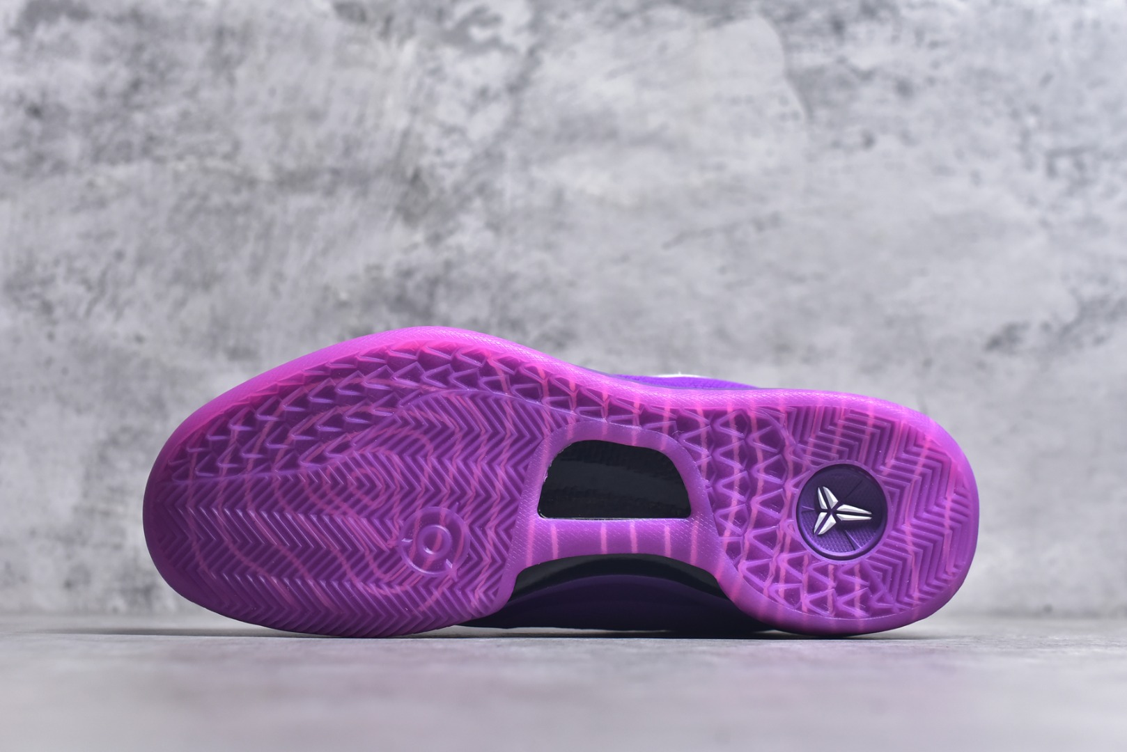 图片[6]-#NK Zoom Kobe 8 科比八代 Eybl 紫色 HJ7265-500 React 科技鞋垫加持 实战配置直接拉满 原楦纸板开发 鞋身流线型、后跟塑形 区分土肥圆 原厂针织鞋面一针一线匹配原版 全身鞋材卡料色独家定制 唯一万针立体刺绣SWOOSH 真实底模最大48.5 实战利器 专供海外市场 尺码：40 40.5 41 42 42.5 43 44 44.5 45 46 47.5 48.5 （脚宽、脚胖 建议买大半码）-选品中心