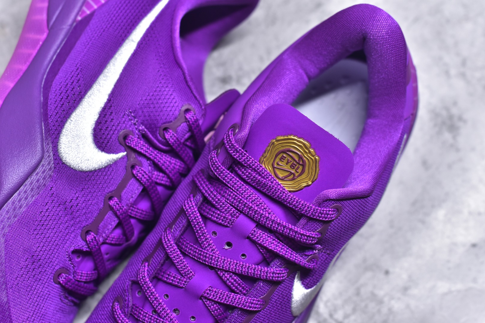 图片[9]-#NK Zoom Kobe 8 科比八代 Eybl 紫色 HJ7265-500 React 科技鞋垫加持 实战配置直接拉满 原楦纸板开发 鞋身流线型、后跟塑形 区分土肥圆 原厂针织鞋面一针一线匹配原版 全身鞋材卡料色独家定制 唯一万针立体刺绣SWOOSH 真实底模最大48.5 实战利器 专供海外市场 尺码：40 40.5 41 42 42.5 43 44 44.5 45 46 47.5 48.5 （脚宽、脚胖 建议买大半码）-选品中心