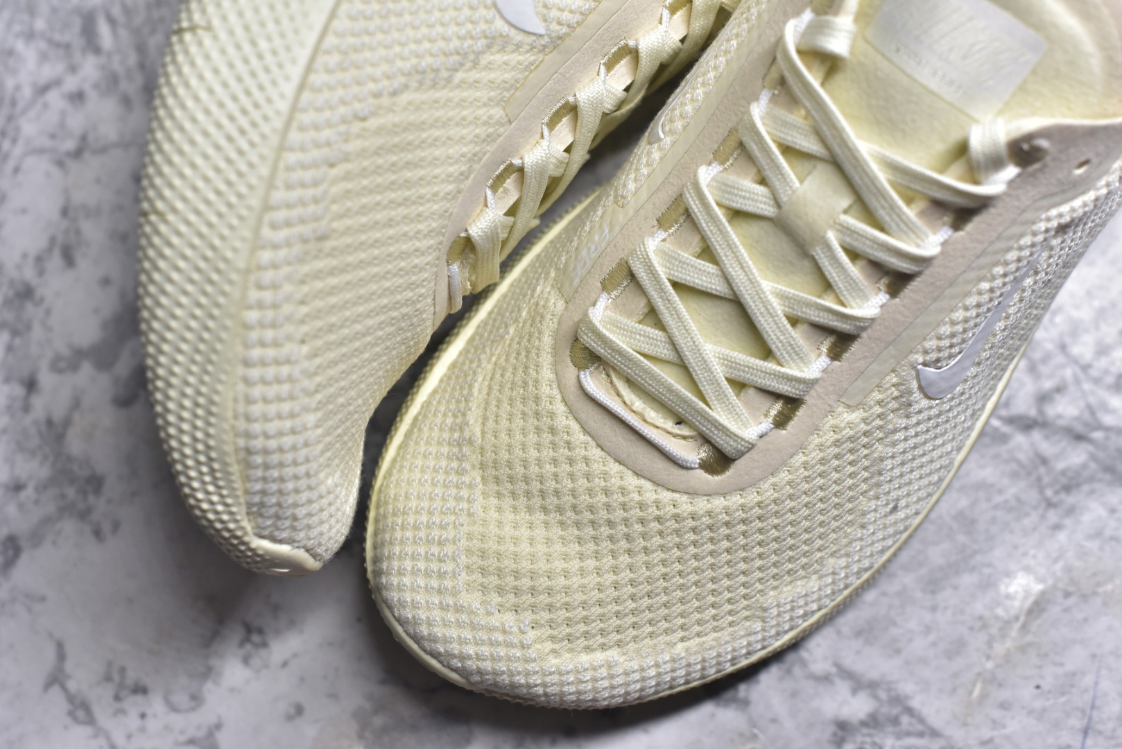 图片[8]-#Nike Free 2025 耐克新款飞织面 透气缓震运动跑鞋 官方同步出货 飞织鞋面提供出色的弹性和支撑力鞋底融入凹槽设计 塑就柔韧灵活性 令运动自由无拘加厚泡绵中底 柔韧灵活 出色缓震 货号： HF2720-101 尺码：36 36.5 37.5 38 38.5 39 40 40.5 41 42 42.5 43 44 44.5 45-选品中心