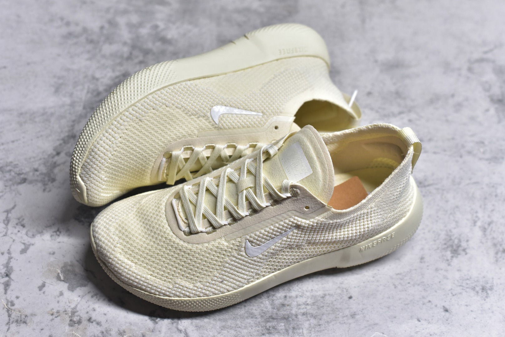图片[7]-#Nike Free 2025 耐克新款飞织面 透气缓震运动跑鞋 官方同步出货 飞织鞋面提供出色的弹性和支撑力鞋底融入凹槽设计 塑就柔韧灵活性 令运动自由无拘加厚泡绵中底 柔韧灵活 出色缓震 货号： HF2720-101 尺码：36 36.5 37.5 38 38.5 39 40 40.5 41 42 42.5 43 44 44.5 45-选品中心
