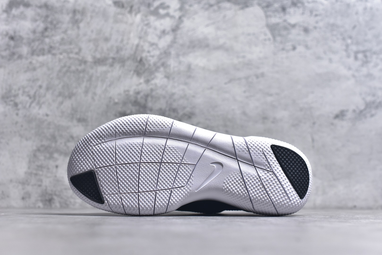 图片[6]-#Nike Free 2025 耐克新款飞织面透气缓震运动跑鞋 HF1078-002 #飞织鞋面提供出色的弹性和支撑力鞋底融入凹槽设计，塑就柔韧灵活性，令运动自由无拘加厚泡绵中底，柔韧灵活，出色缓震尺码：36 36.5 37.5 38 38.5 39 40 40.5 41 42 42.5 43 44 44.5 45-选品中心