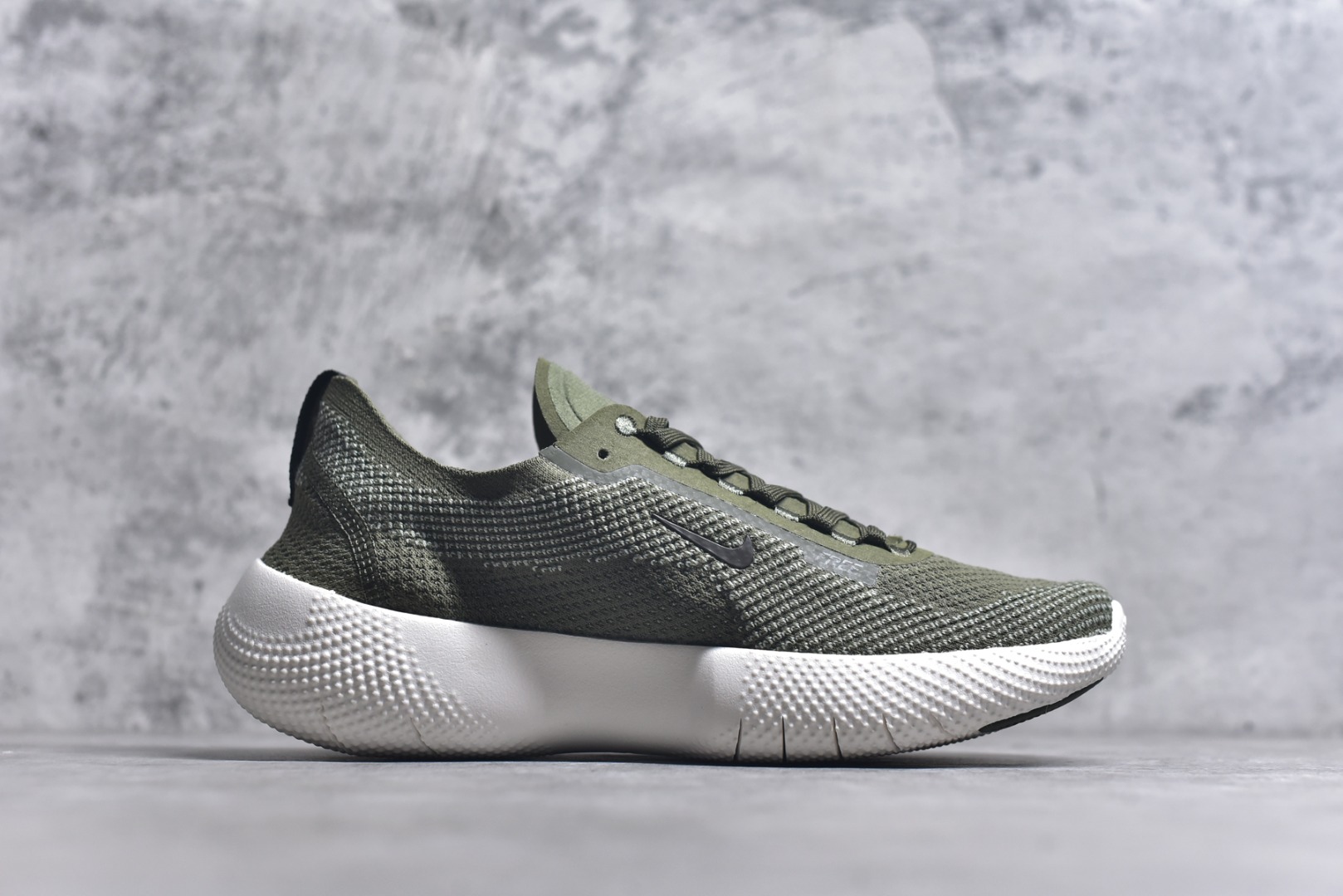 图片[3]-#Nike Free 2025 耐克新款飞织面 透气缓震运动跑鞋 官方同步出货 飞织鞋面提供出色的弹性和支撑力鞋底融入凹槽设计 塑就柔韧灵活性 令运动自由无拘加厚泡绵中底 柔韧灵活 出色缓震 货号： HF1078-200 尺码：36 36.5 37.5 38 38.5 39 40 40.5 41 42 42.5 43 44 44.5 45-选品中心