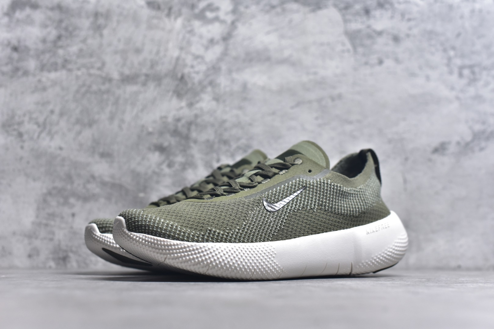 图片[2]-#Nike Free 2025 耐克新款飞织面 透气缓震运动跑鞋 官方同步出货 飞织鞋面提供出色的弹性和支撑力鞋底融入凹槽设计 塑就柔韧灵活性 令运动自由无拘加厚泡绵中底 柔韧灵活 出色缓震 货号： HF1078-200 尺码：36 36.5 37.5 38 38.5 39 40 40.5 41 42 42.5 43 44 44.5 45-选品中心