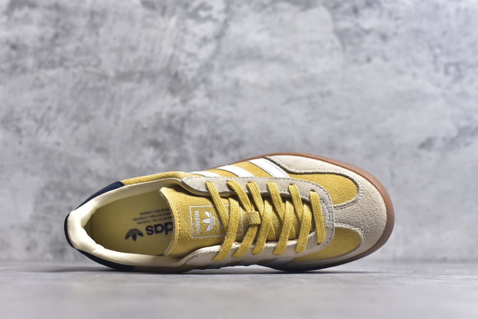 图片[4]-#AD Gazelle Indoor Trainers 羚羊内训系列低帮复古百搭休闲运动德训风板鞋 JI3523 90年代经典的复刻版！自60年代以足球训练鞋面世以来,Gazelle就以其经典设计席卷全球。1991年版本的复刻,再造经典Gazelle。采用皮革打造,搭配浊色细节,让这款经典更加简约。尺码：35.5-45-选品中心