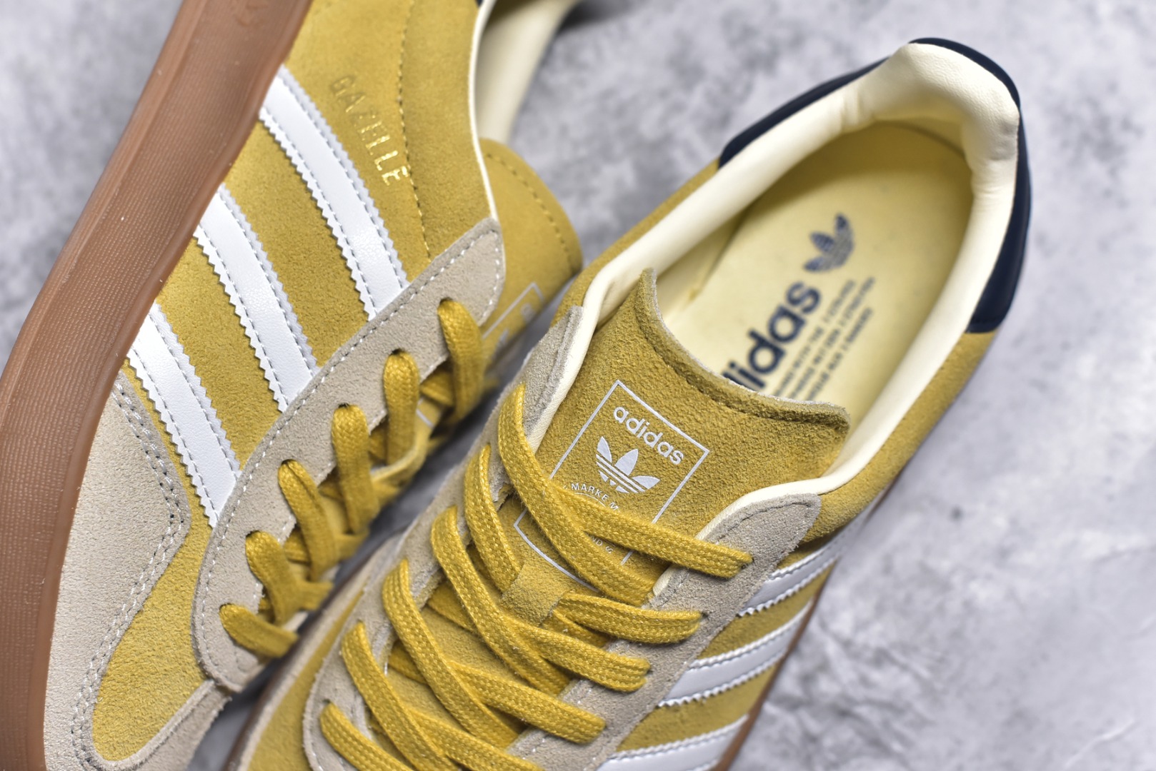 图片[9]-#AD Gazelle Indoor Trainers 羚羊内训系列低帮复古百搭休闲运动德训风板鞋 JI3523 90年代经典的复刻版！自60年代以足球训练鞋面世以来,Gazelle就以其经典设计席卷全球。1991年版本的复刻,再造经典Gazelle。采用皮革打造,搭配浊色细节,让这款经典更加简约。尺码：35.5-45-选品中心