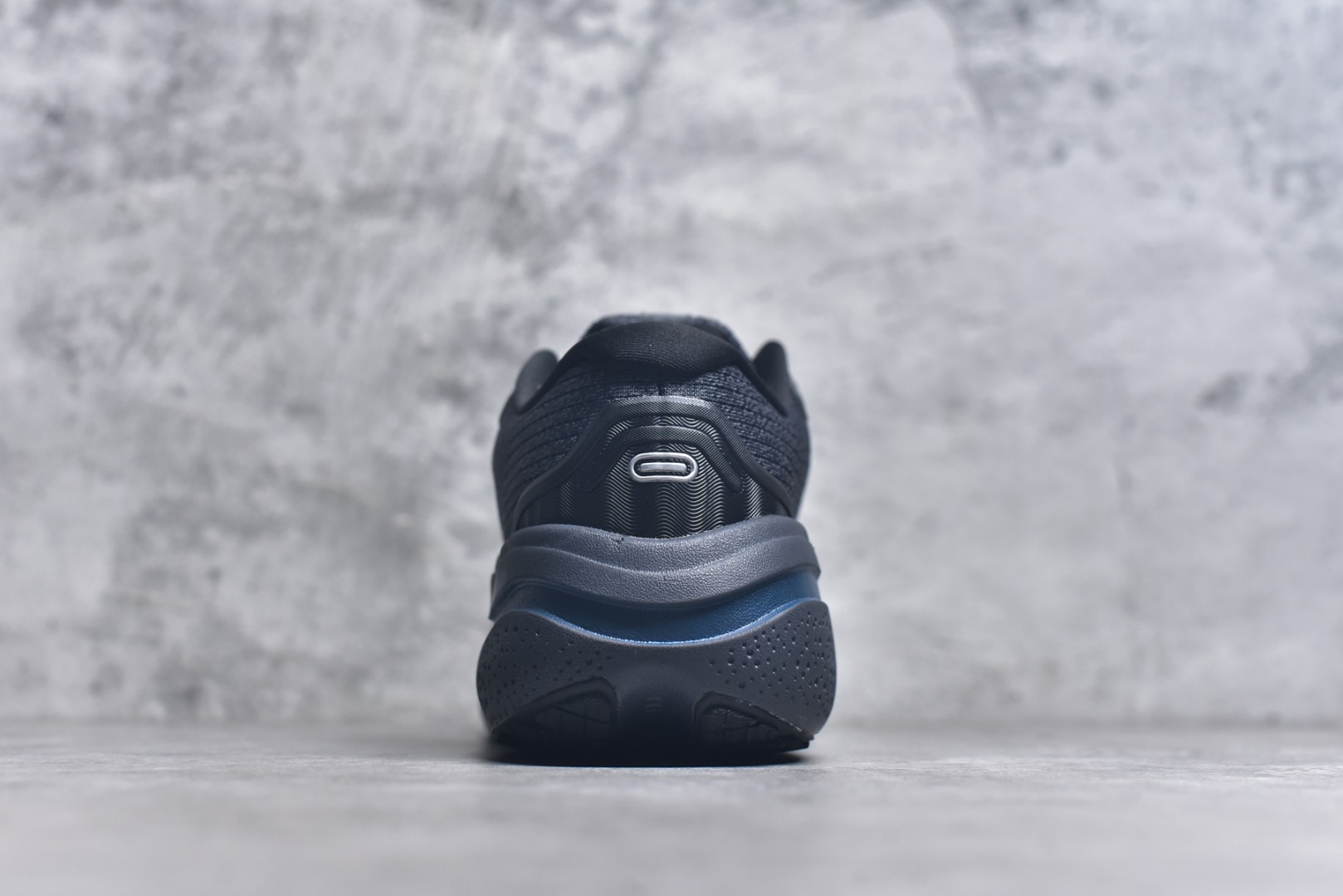 图片[5]-#Brooks布鲁克斯 Ghost Max 2 运动舒适防滑耐磨低帮跑步鞋 实拍调校N版已经零色差零失真 百分百还原实物色彩所见即所得 不存在货不对板色差等低级问题 选购参考实物拍摄 不混卖不参货 只用心做好货严格选品 承诺混一赔十 尺码：36 36.5 37.5 38 38.5 39 40 40.5 41 42 42.5 43 44 44.5 45 46-选品中心