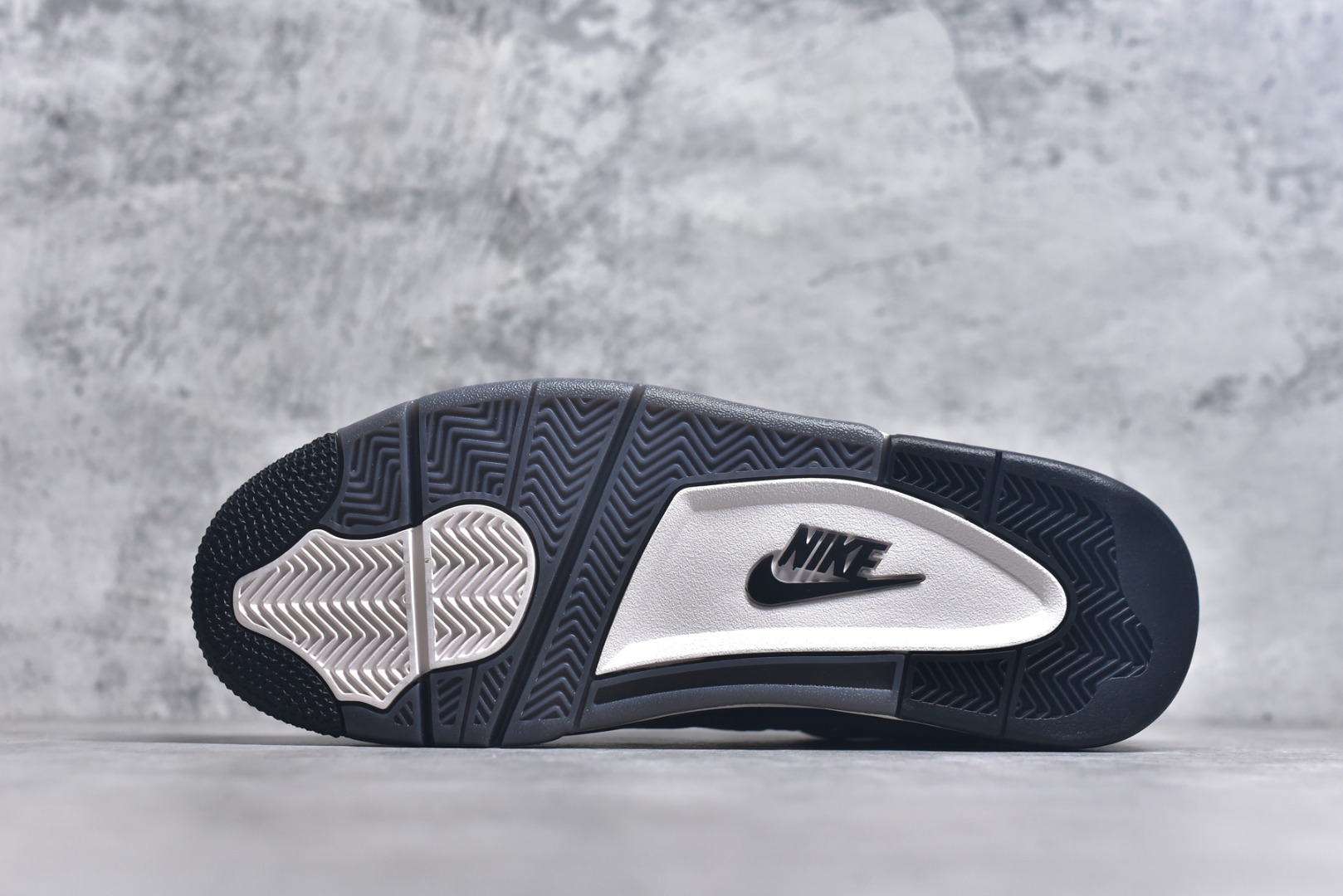 图片[6]-#Air Jordan 4 Retro \”Cave Stone\” AJ4 乔4摩卡 FV5029-200 #鞋身以TS标志性的大地色为主色调，通体采用深棕色麂皮打造，搭配黑色网格、TPU细节呈现。 尺码：40 40.5 41 42 42.5 43 44 44.5 45 46 47.5 48.5-选品中心