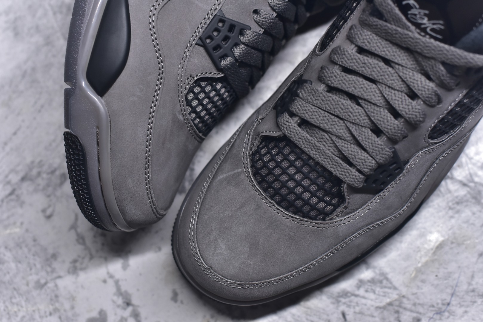 图片[8]-#Air Jordan 4 Retro \”Cave Stone\” AJ4 乔4摩卡 FV5029-200 #鞋身以TS标志性的大地色为主色调，通体采用深棕色麂皮打造，搭配黑色网格、TPU细节呈现。 尺码：40 40.5 41 42 42.5 43 44 44.5 45 46 47.5 48.5-选品中心