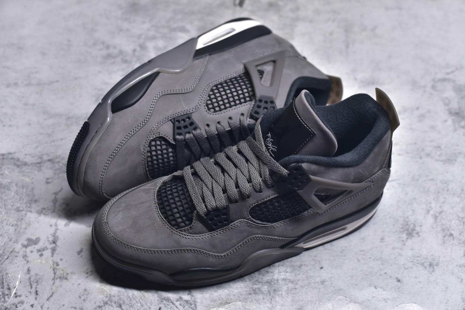 图片[7]-#Air Jordan 4 Retro \”Cave Stone\” AJ4 乔4摩卡 FV5029-200 #鞋身以TS标志性的大地色为主色调，通体采用深棕色麂皮打造，搭配黑色网格、TPU细节呈现。 尺码：40 40.5 41 42 42.5 43 44 44.5 45 46 47.5 48.5-选品中心