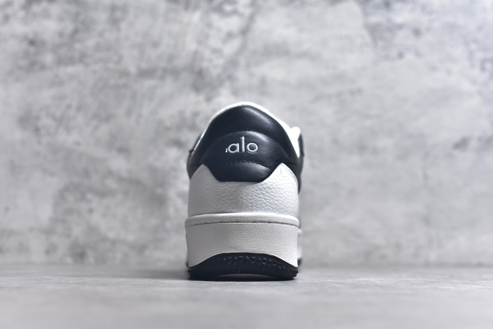 图片[5]-#Alo Yoga Recovery Mode 128人气单品 舒适简约防滑耐磨低帮休闲板鞋 #Alo Yoga于2007年创立于洛杉矶，意在传播有意识的运动，同时激发人们的健康意识与创造力。品牌的核心理念在于制作能够带来完美体验的瑜伽服饰与功能性单品，让有意识的运动融入并改变生活。 尺码：36 36.5 37 37.5 38 38.5 39 40 41 41.5 42 42.5 43 44 45-选品中心