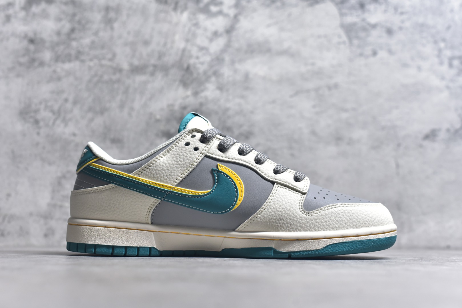 图片[3]-#Nike SB Dunk Low 小米联名 海湾蓝 周年高端定制 低帮休闲板鞋 SS1168-207 #定制鞋盒 大厂纯原品质出货 超高清洁度 皮料切割干净无任何毛边 细节完美 尺码：36 36.5 37.5 38 36.5 39 40 40.5 41 42 42.5 43 44 44.5 45 9.E5-选品中心