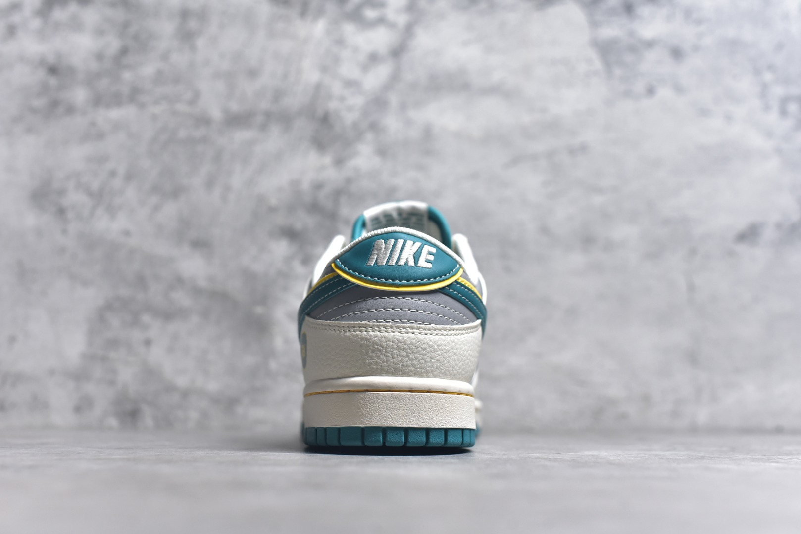 图片[5]-#Nike SB Dunk Low 小米联名 海湾蓝 周年高端定制 低帮休闲板鞋 SS1168-207 #定制鞋盒 大厂纯原品质出货 超高清洁度 皮料切割干净无任何毛边 细节完美 尺码：36 36.5 37.5 38 36.5 39 40 40.5 41 42 42.5 43 44 44.5 45 9.E5-选品中心