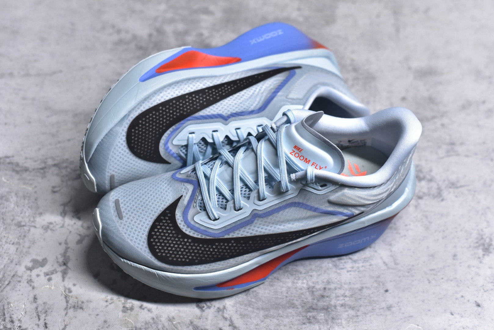 图片[7]-#NK ZoomX Invincible Run Flyknit 6 轻量跑鞋 飞织低帮休闲运动慢跑鞋 厚底增高 老爹鞋 此鞋专为短跑运动员而生 是为 5 至 10 公里距离的赛事和训练打造 整体设计采用流线型的轻质工程网眼材质构成鞋面 并与其他 Running 旗舰鞋款同样搭载全脚掌 ZoomX 缓冲中底 搭配 Pebax 物料与橡胶外底 ZoomX StreakFly 首发配色以Prototype呈现 其灵感是来自开发期间的磨损测试 透过编号的标记与内侧的预期跑步距离突出研发过程 货号： FN8455-400 尺码：36 36.5 37.5 38 38.5 39 40 40.5 41 42 42.5 43 44 45 46-选品中心