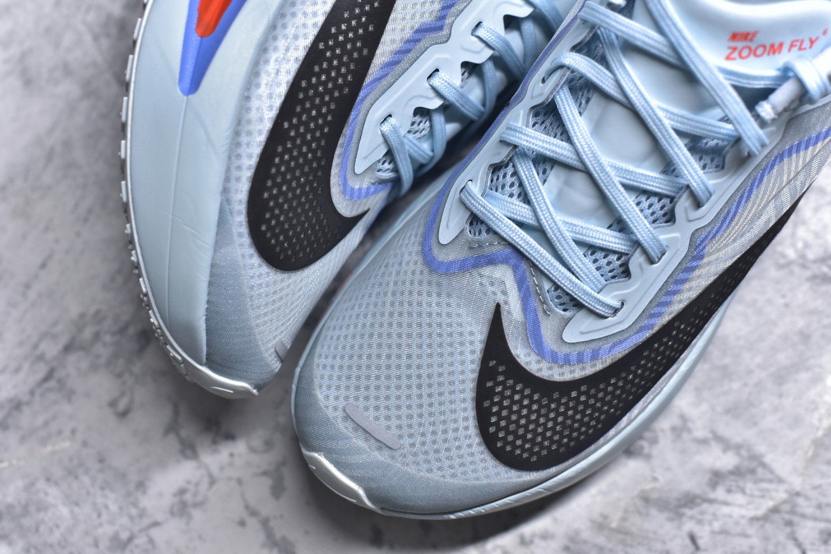 图片[8]-#NK ZoomX Invincible Run Flyknit 6 轻量跑鞋 飞织低帮休闲运动慢跑鞋 厚底增高 老爹鞋 此鞋专为短跑运动员而生 是为 5 至 10 公里距离的赛事和训练打造 整体设计采用流线型的轻质工程网眼材质构成鞋面 并与其他 Running 旗舰鞋款同样搭载全脚掌 ZoomX 缓冲中底 搭配 Pebax 物料与橡胶外底 ZoomX StreakFly 首发配色以Prototype呈现 其灵感是来自开发期间的磨损测试 透过编号的标记与内侧的预期跑步距离突出研发过程 货号： FN8455-400 尺码：36 36.5 37.5 38 38.5 39 40 40.5 41 42 42.5 43 44 45 46-选品中心