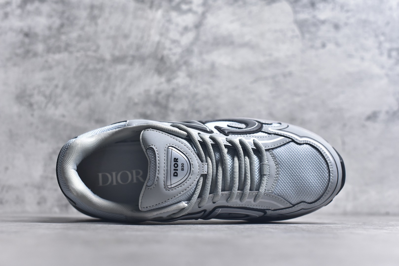 图片[4]-#Dior B30 迪奥网眼织物低帮运动休闲鞋 原版开模 海淘专供品质同渠道货源 全套专柜原装配件 该款系列采用黑网色眼织物白和色科技料面精心制 作饰以反光“CD30”图形标志 外格轻盈的刻雕效果橡胶鞋搭底配标志性点的缀提升格调 内弹部力细节塑造想理的舒适穿着体验可与各休式闲造型配搭 彰显尚时现代的运风动范 正常尺码：36-46-选品中心