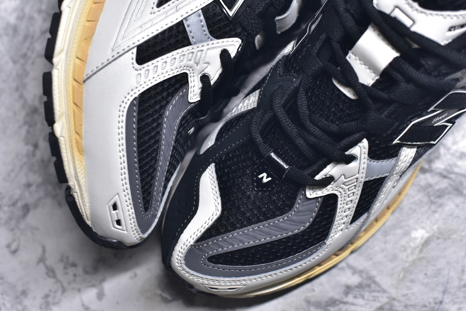 图片[8]-#New Balance M1906系列复古单品宝藏老爹鞋款 复古元素叠加 质感超级棒 楦版型材料细节做工精细 作为NB最经典的档案鞋型之一 与2002一样，1906有着NB最成熟的技术加持和复古款式，而本次推出的版本参照2002r的定位，相信会在性价两端做出权衡。单从造型上来看，依旧是vibe风格，味道很正，细节也很酷，这双1906r无疑必能打入复古跑鞋爱好者的年度鞋款名录 货号：U1906NC 尺码：36-46.5-选品中心