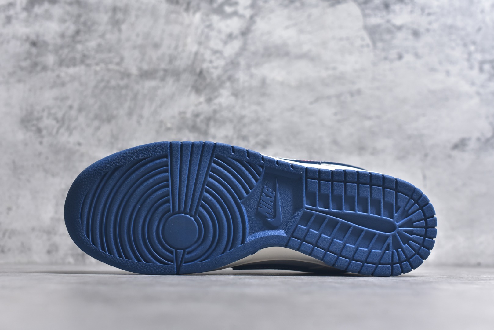 图片[6]-#Nike SB Dunk Low 问界M9蓝彩勾 周年高端定制 低帮休闲板鞋 FC1688-235 #定制鞋盒 大厂纯原品质出货 超高清洁度 皮料切割干净无任何毛边 细节完美 尺码：36 36.5 37.5 38 36.5 39 40 40.5 41 42 42.5 43 44 44.5 45 9.E5-选品中心