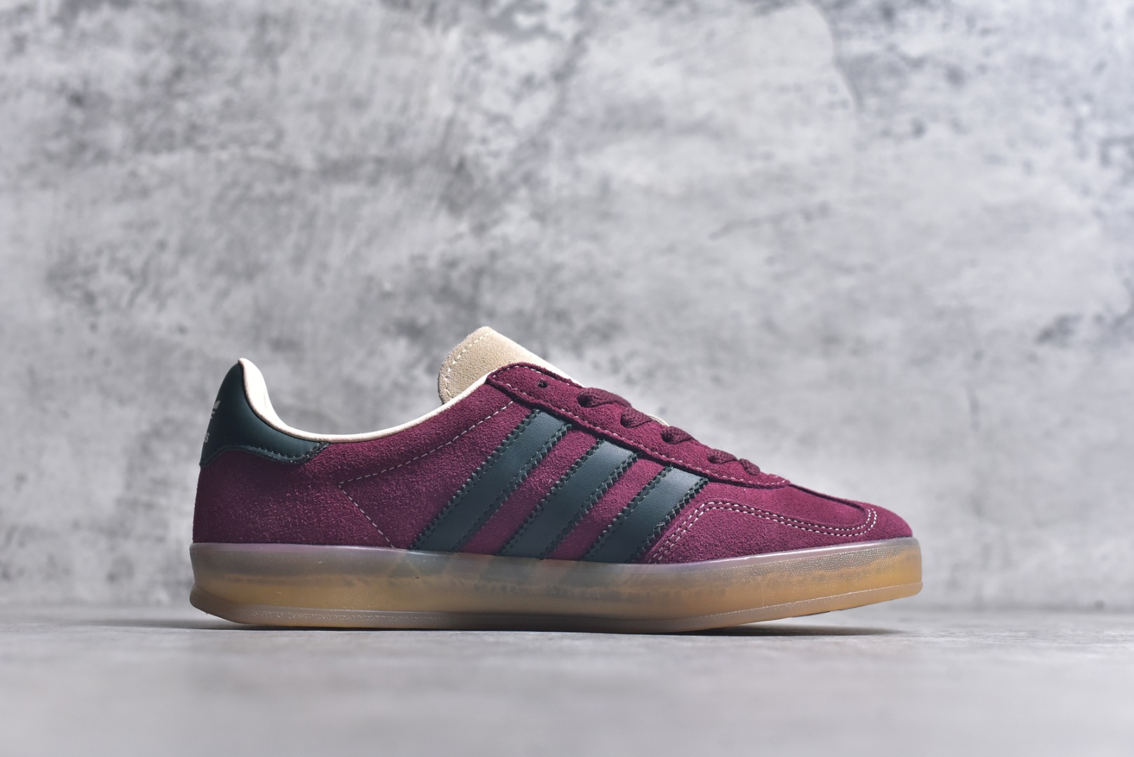 图片[3]-#AD Gazelle Indoor Trainers 羚羊内训系列低帮复古百搭休闲运动德训风板鞋 JH5403 90年代经典的复刻版！自60年代以足球训练鞋面世以来,Gazelle就以其经典设计席卷全球。1991年版本的复刻,再造经典Gazelle。采用皮革打造,搭配浊色细节,让这款经典更加简约。尺码：35.5-45-选品中心