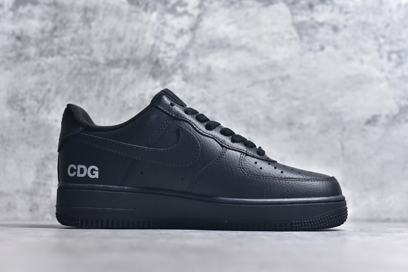 图片[3]-#Comme Des Garcons ×Nike Air Force 1 Low CDG联名 空军一号低帮休闲板鞋 IB9949-001 #原鞋开发 原楦头原纸板 配件齐全 纯正版型 正品NFC感应芯片 内置全掌气垫 尺码：36 36.5 37.5 38 38.5 39 40 40.5 41 42 42.5 43 44 44.5 45 9.D4-选品中心