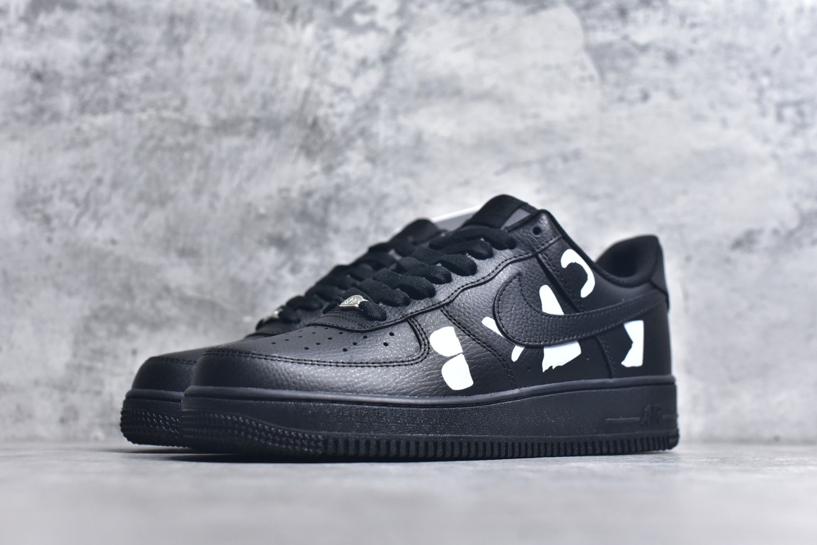 图片[2]-#Comme Des Garcons ×Nike Air Force 1 Low CDG联名 空军一号低帮休闲板鞋 IB9949-001 #原鞋开发 原楦头原纸板 配件齐全 纯正版型 正品NFC感应芯片 内置全掌气垫 尺码：36 36.5 37.5 38 38.5 39 40 40.5 41 42 42.5 43 44 44.5 45 9.D4-选品中心
