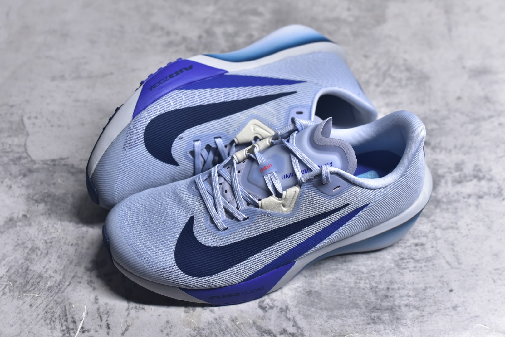 图片[7]-#NK AIR Zoom RIVALFLY FK4代系列轻量飞织低帮休闲运动慢跑鞋 整体设计采用流线型的轻质工程网眼材质构成鞋面 并与其他 Running 旗舰鞋款同样搭载全脚掌 ZoomX 缓冲中底 搭配 Pebax 物料与橡胶外底 ZoomX StreakFly 首发配色以Prototype呈现 其灵感是来自开发期间的磨损测试 透过编号的标记与内侧的预期跑步距离突出研发过程 货号：FV6040-002 尺码：39 40 40.5 41 42 42.5 43 44 44.5 45-选品中心