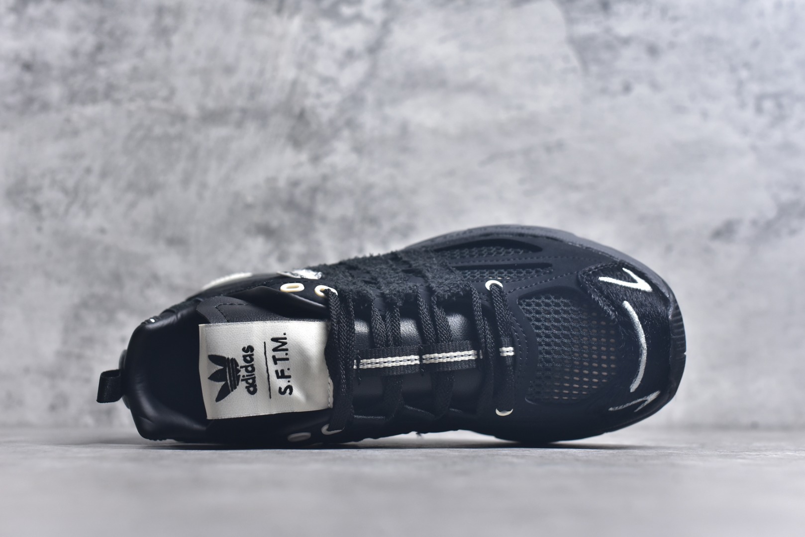 图片[4]-#SFTM x AD Originals ADISTAR CUSHION 联名复古舒适防滑耐磨低帮生活休闲鞋 JP8416 实拍调校N版已经零色差零失真 百分百还原实物色彩所见即所得 不存在货不对板色差等低级问题 选购参考实物拍摄 不混卖不参货 只用心做好货严格选品 承诺混一赔十 尺码：35.5-45-选品中心